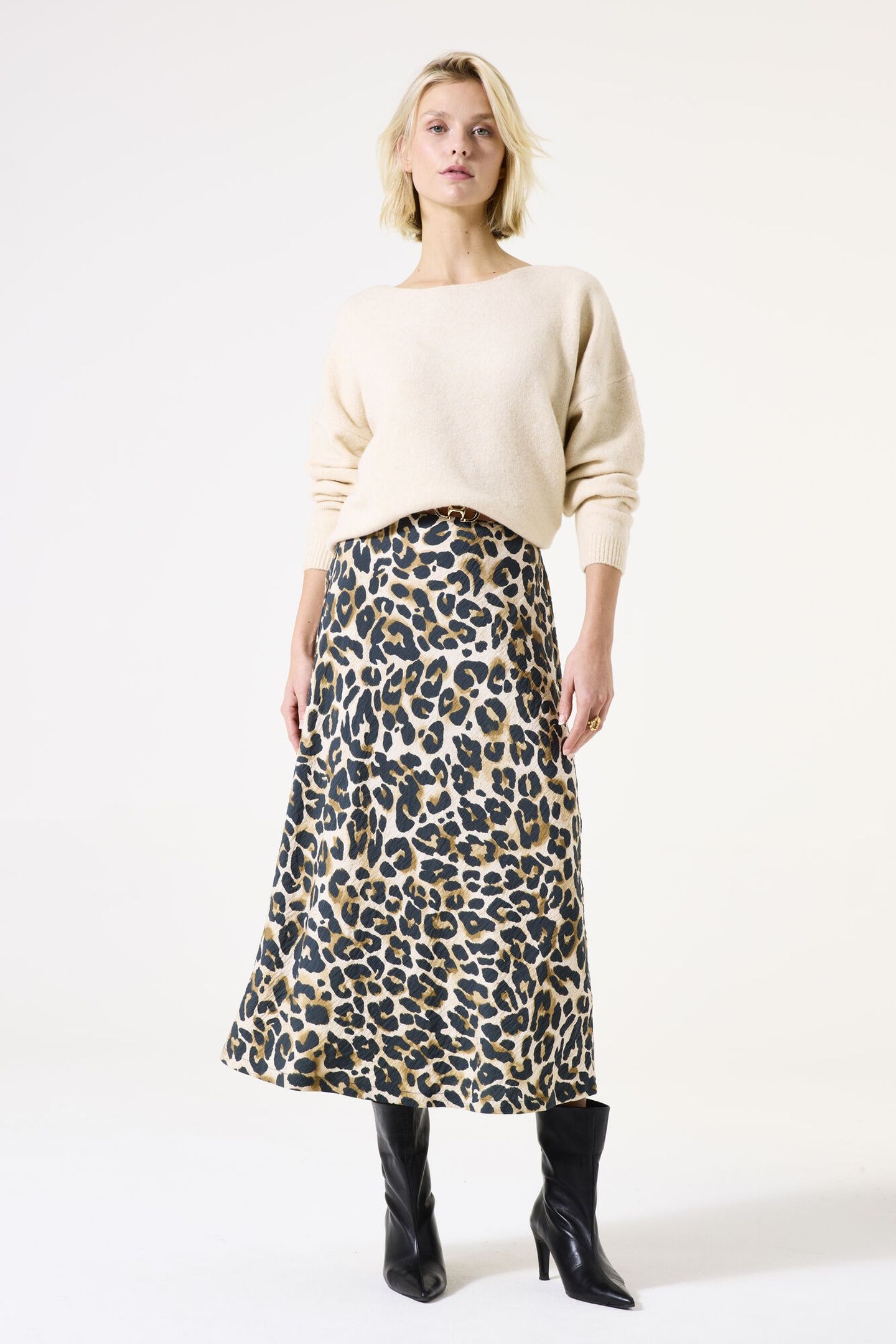 LADIES SKIRT ALMOND 1