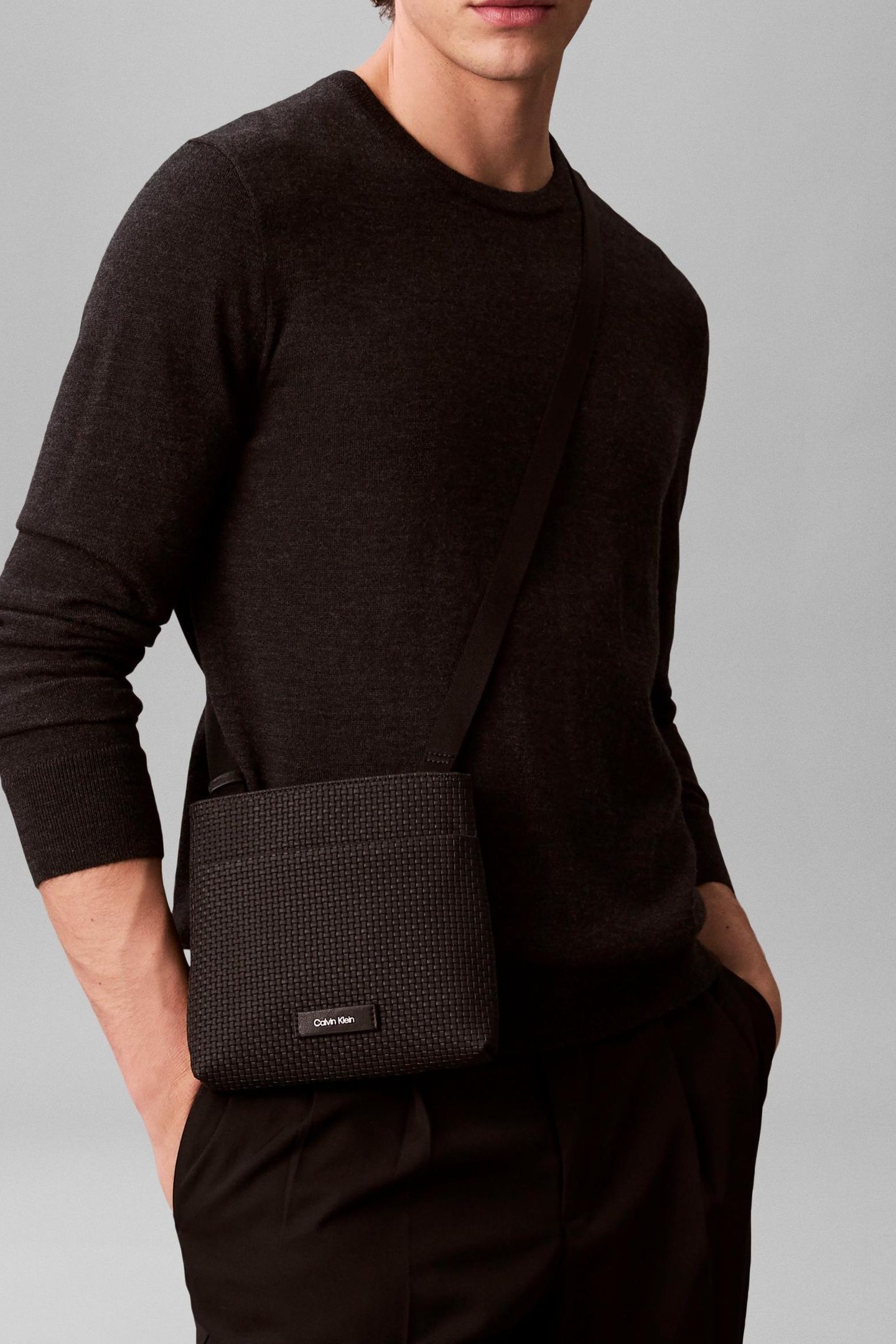 EMBLEM EMBOSS SLING BAG BLACK 1