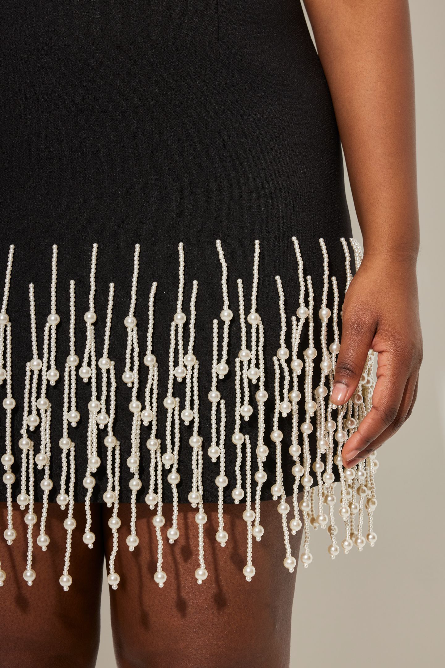 SLEEVELESS PEARL DROP DRESS BLACK 4