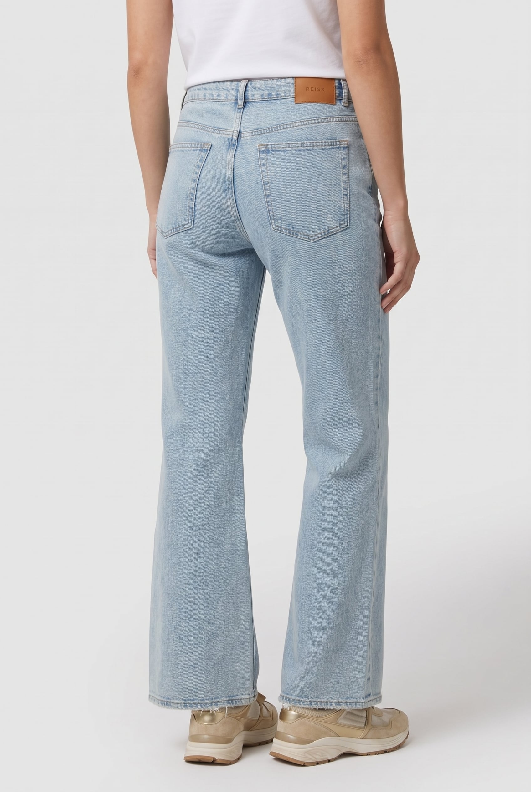 OE JUNE-FLARED JEAN PALE BLUE 2