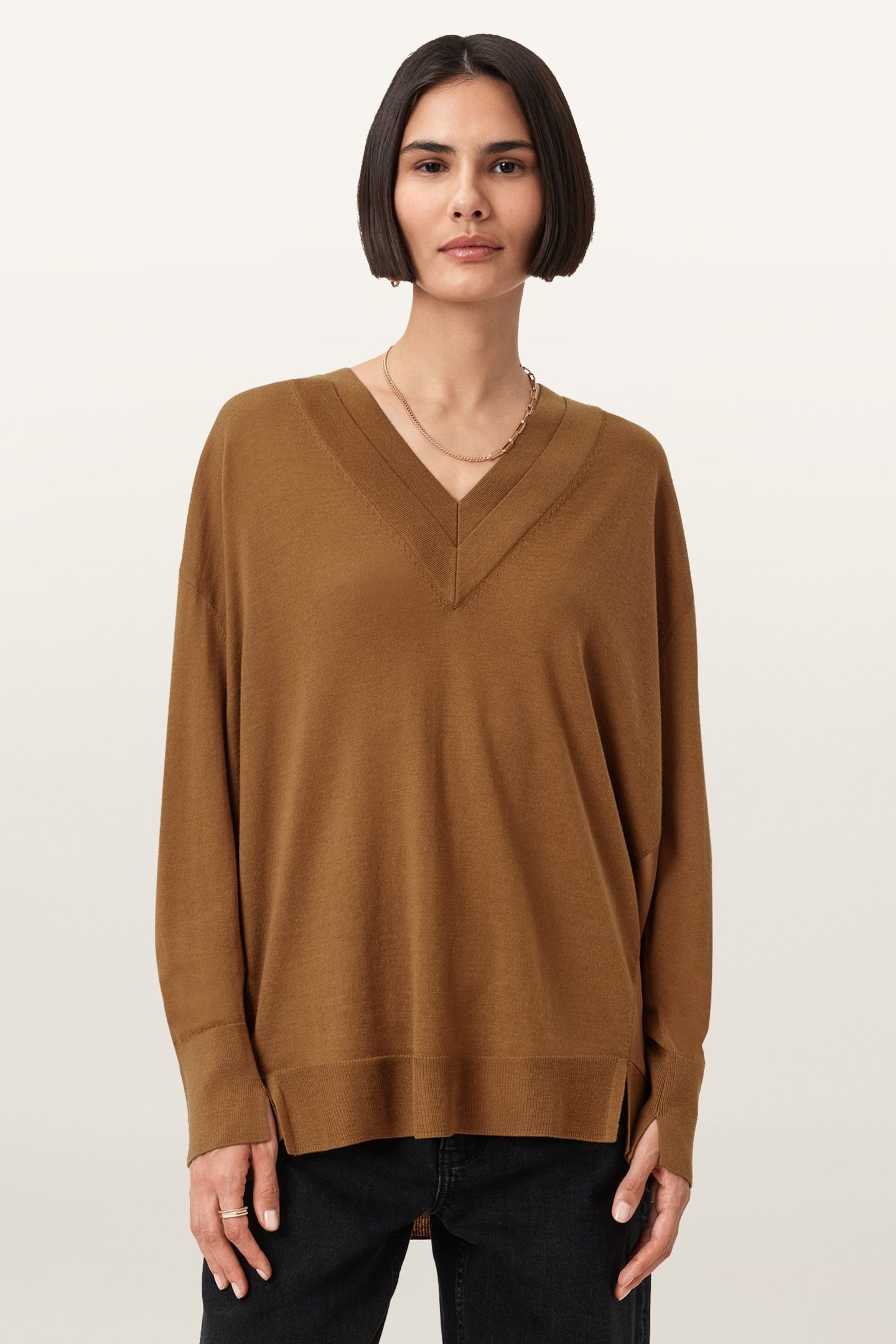 BERN PANEL V NECK BLACK 1