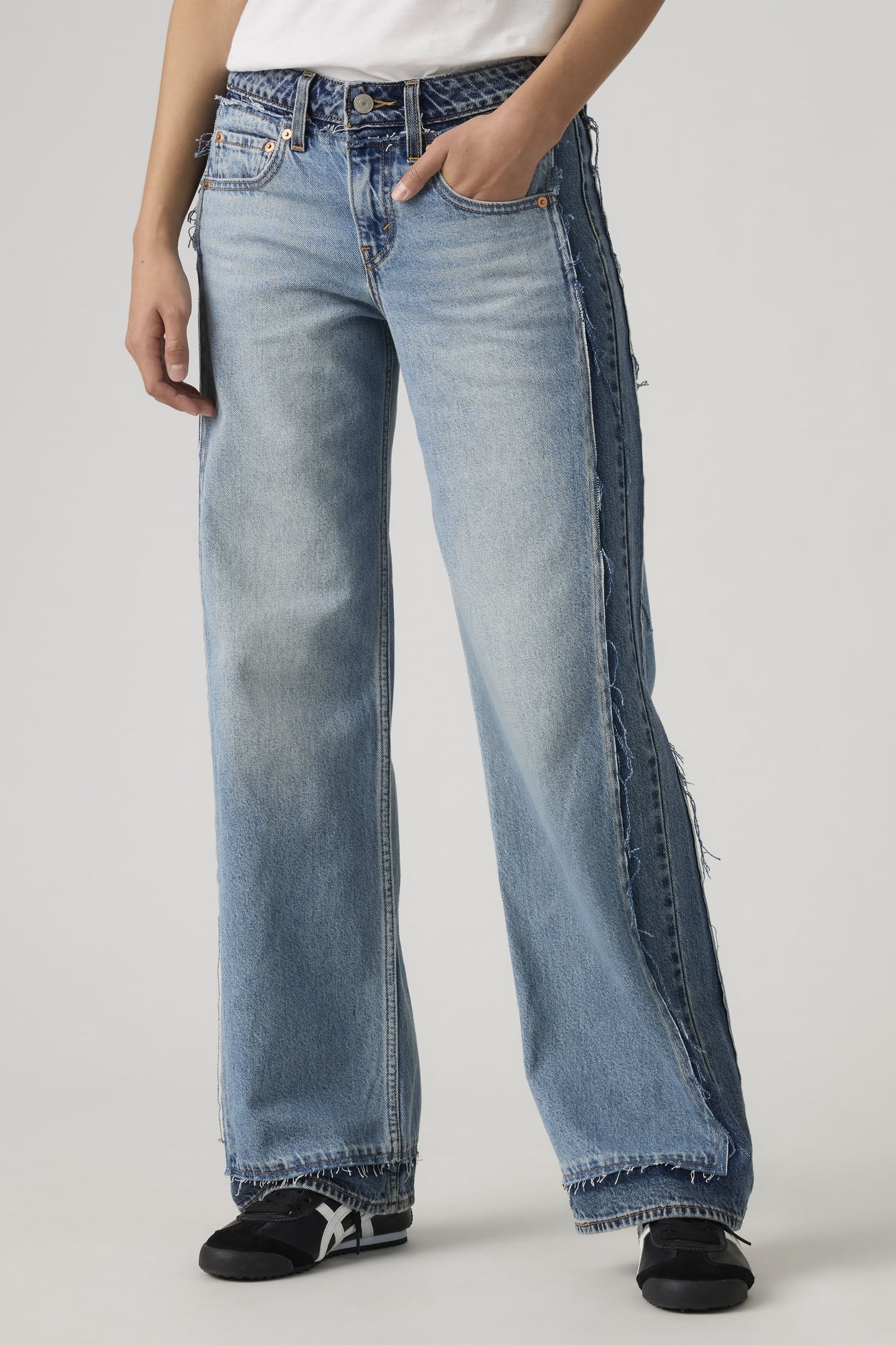 LOW LOOSE DECON JEANS 5