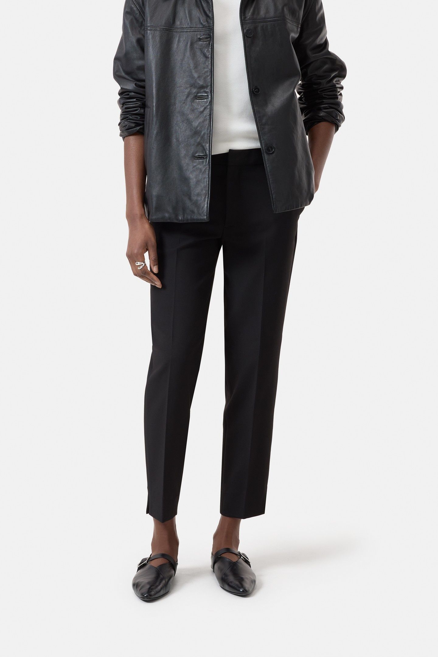 SONNETT BLACK 1
