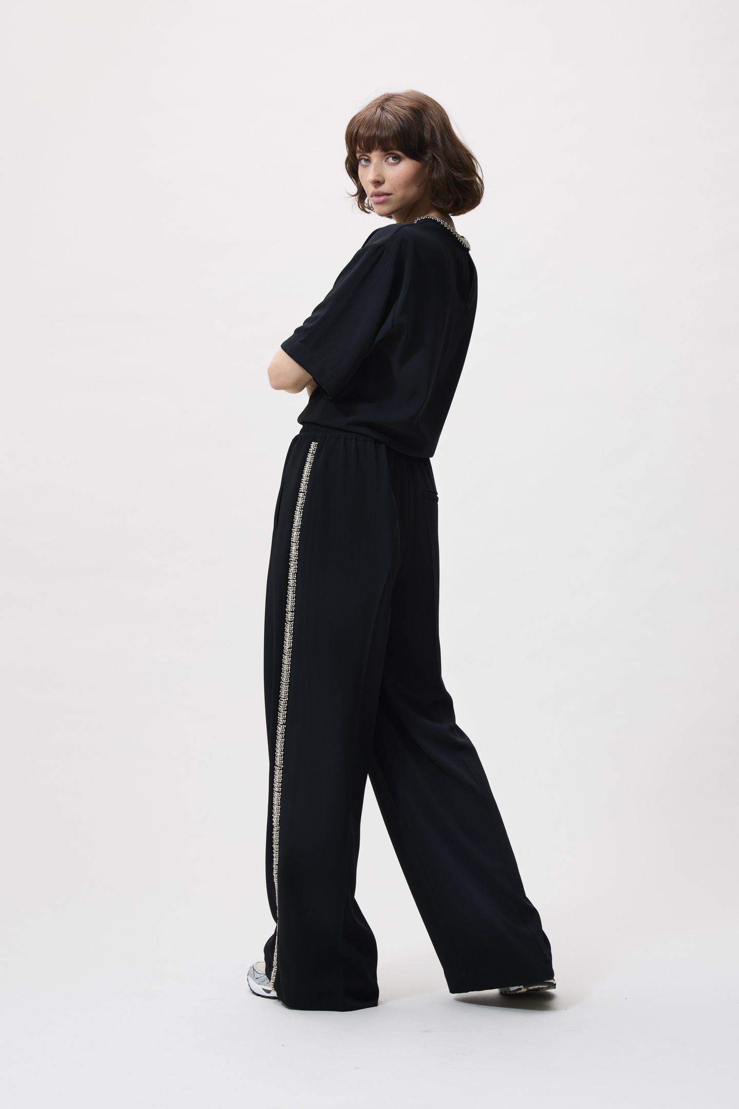 JOGGER TROUSERS WITH STRASS DETAIL BLACK 2