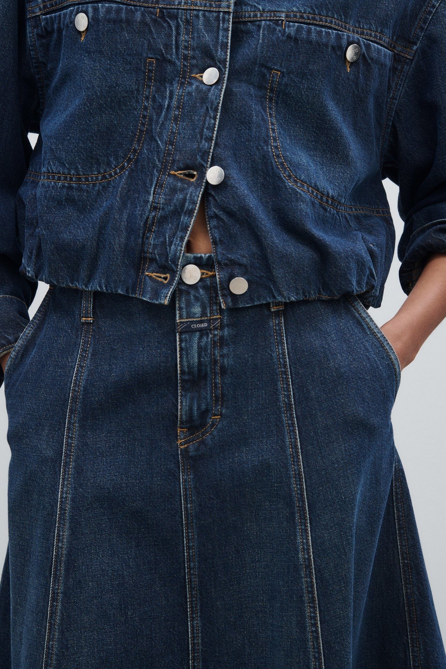 A LINE SKIRT DARK BLUE 3