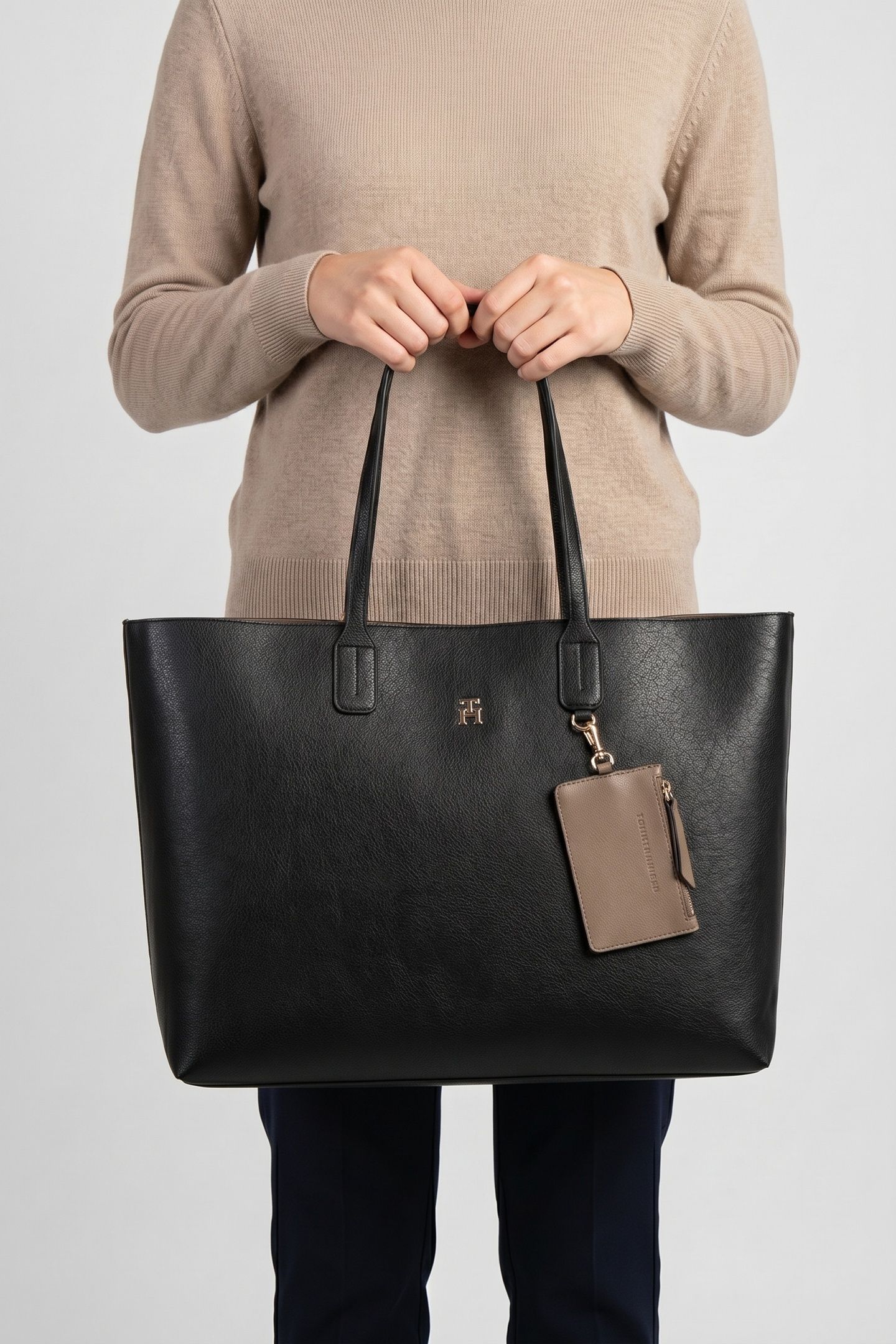 ICON TOTE BAG BLACK 1