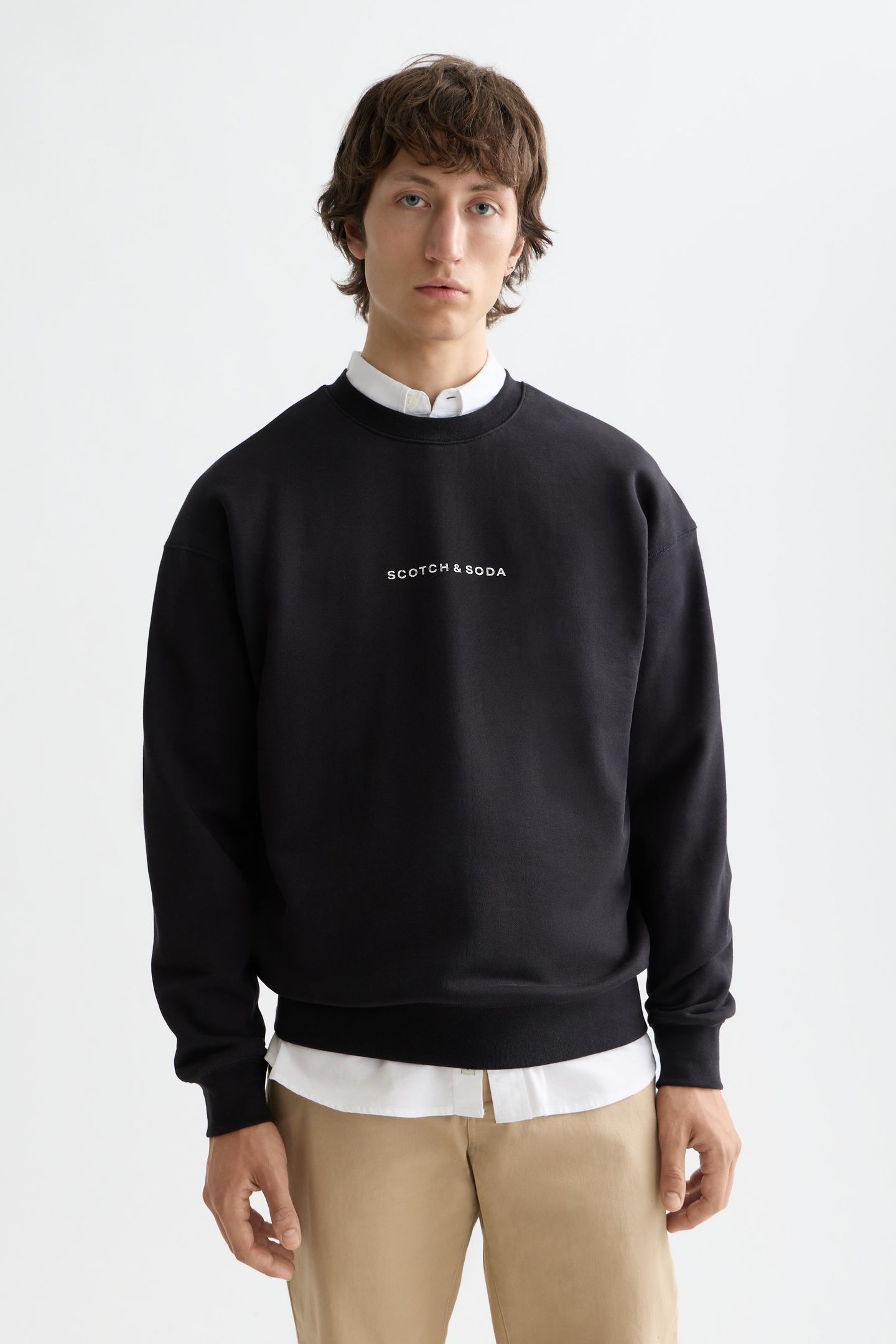 CORE - LOGO FRONT CHEST SWEATSHIRT BLACK 2