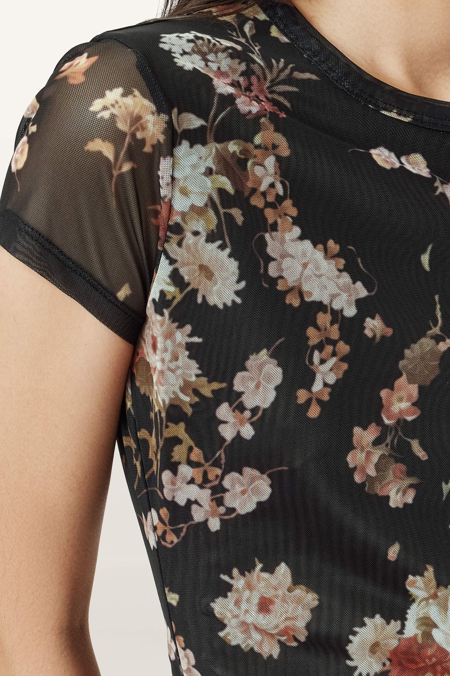 ELLIE MESH TEE ARMADA BLACK 5