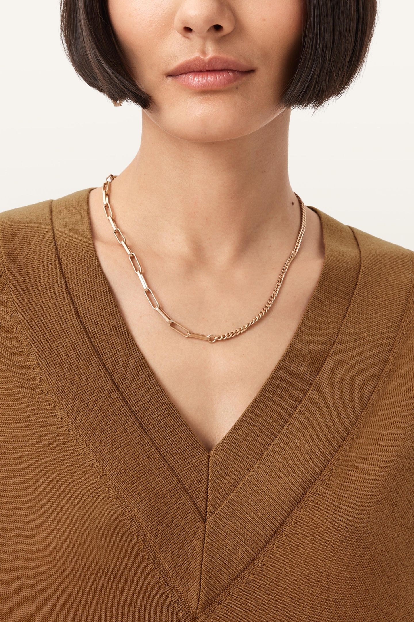 BERN PANEL V NECK BLACK 6