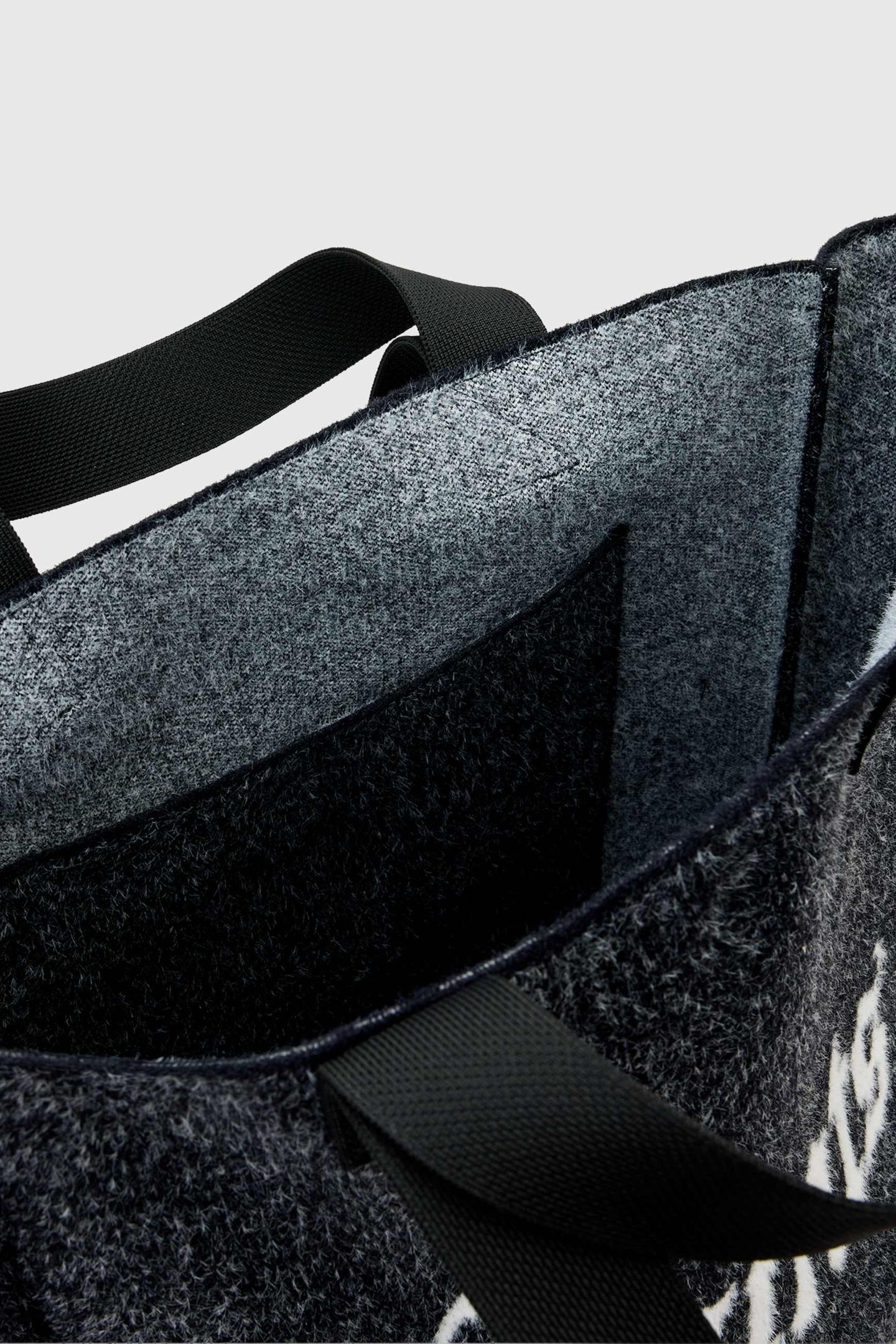 IZZY FZZY SAINT TOTE BLACK 8