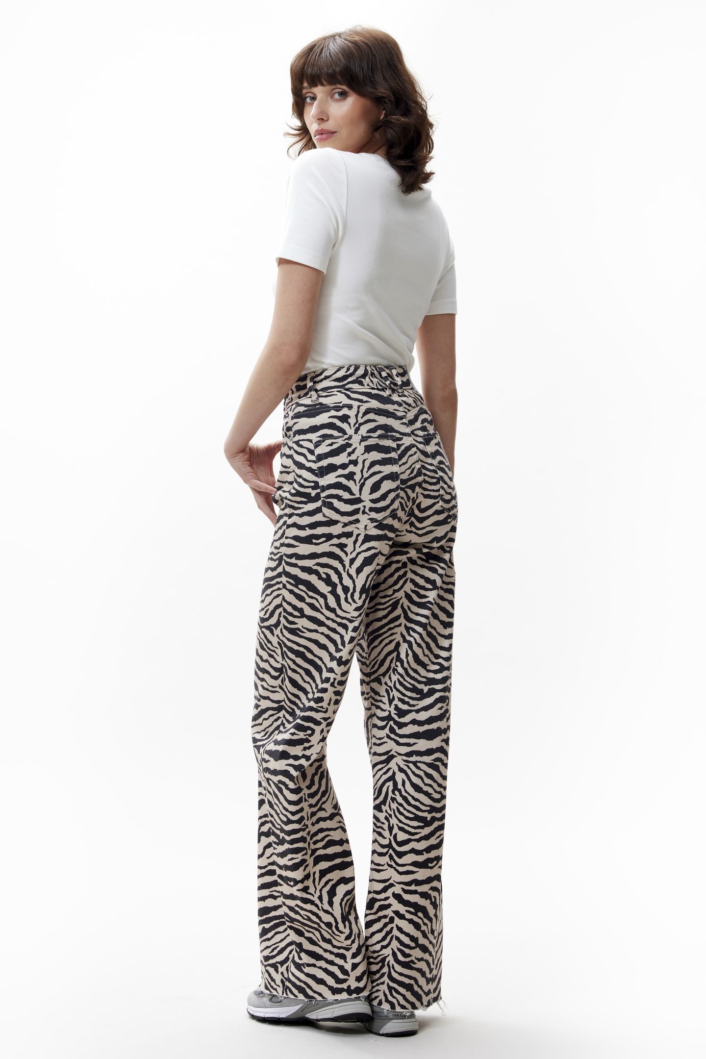 LOOSE FIT ZEBRA JEANS SAND 2