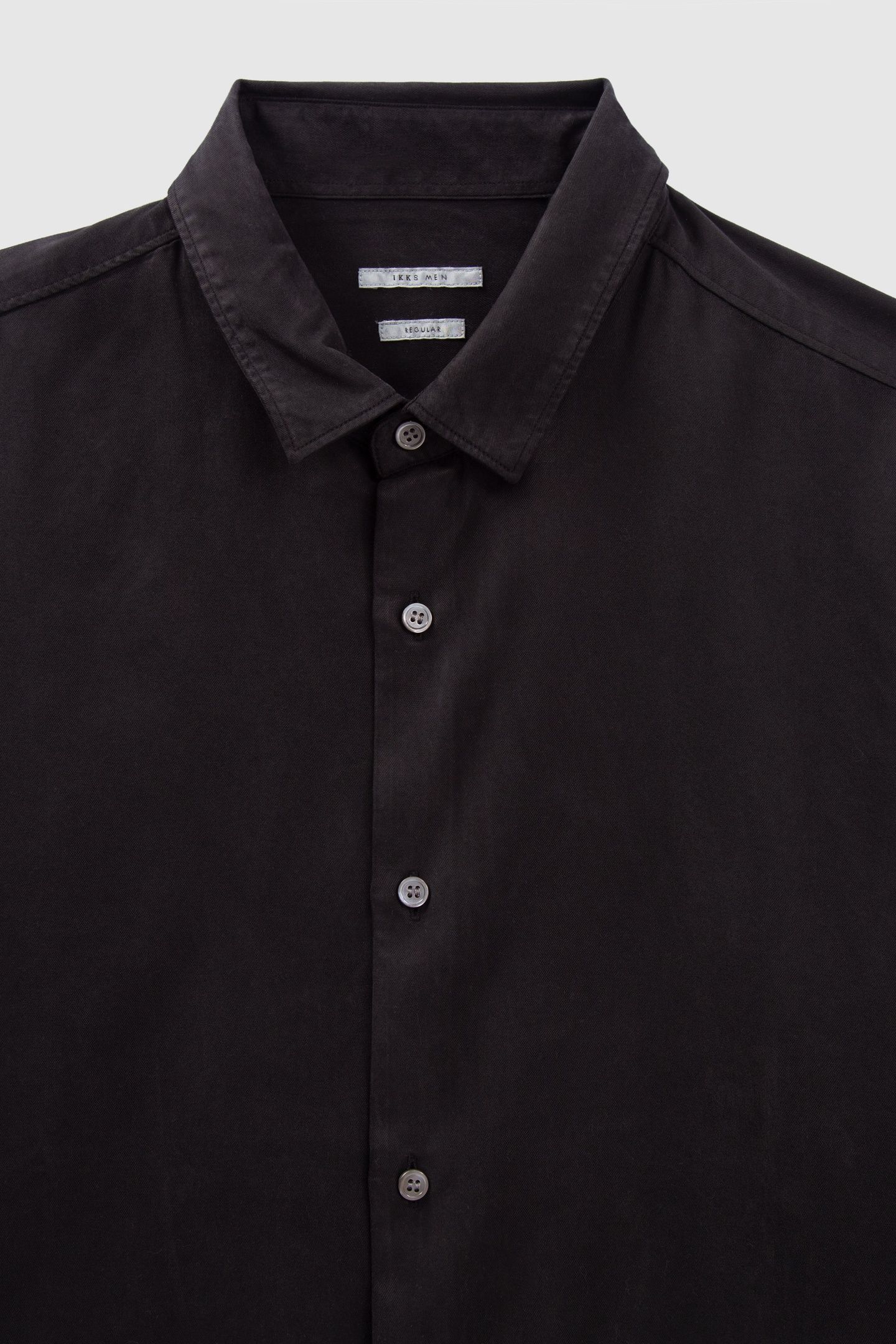 REGULAR BLACK SHIRT IN TENCEL® FABRIC 2