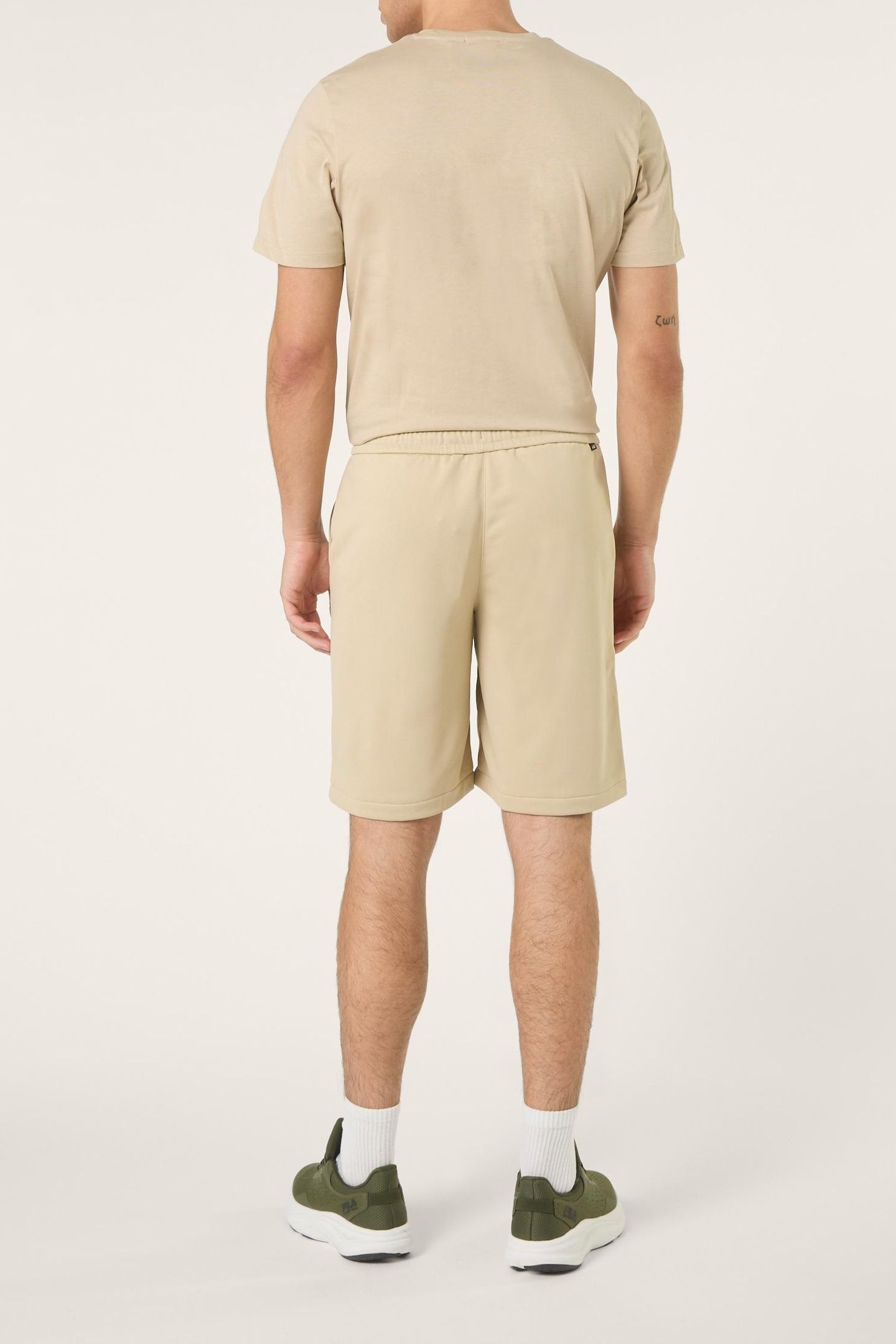 VALIVERSI REGULAR GRAPHIC SWEAT SHORTS WHITE PEPPER 3