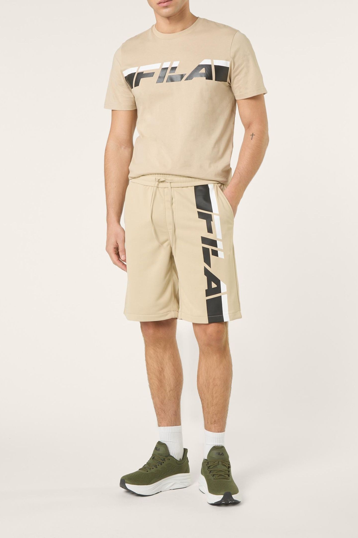 VALIVERSI REGULAR GRAPHIC SWEAT SHORTS WHITE PEPPER 2