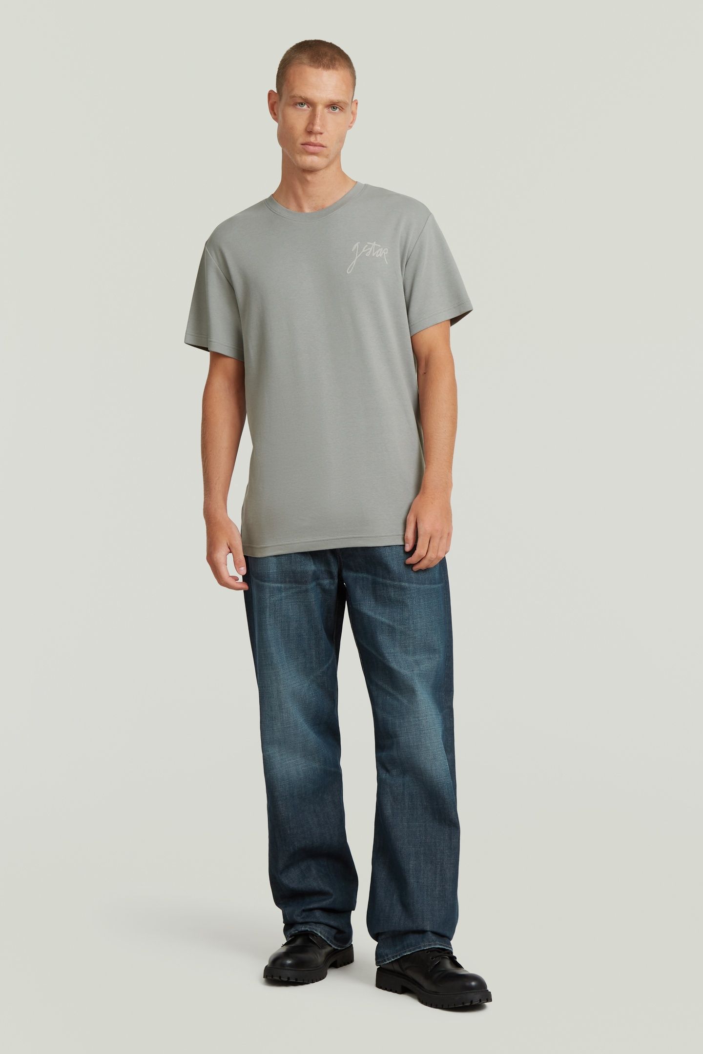 SCRIPT R T DARK GREY 4