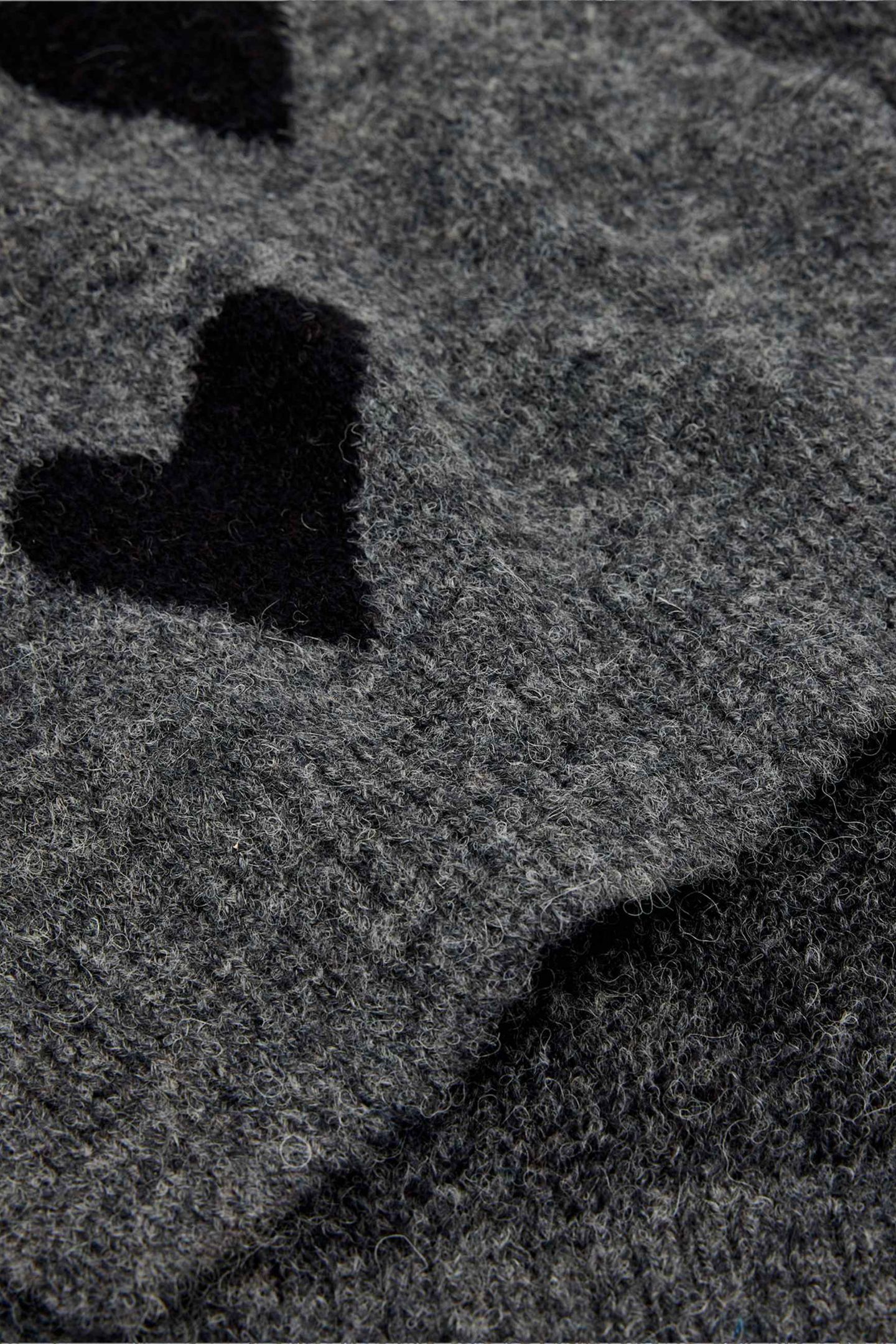AMORE SCARF CHARCOAL GREY 4