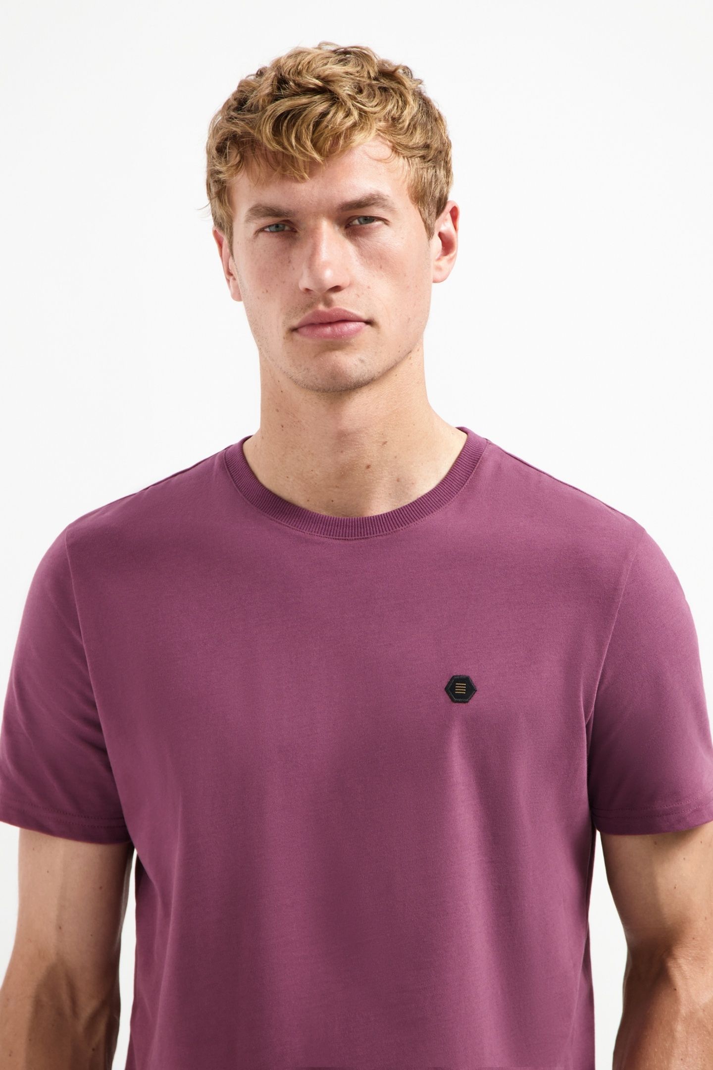 T-SHIRT CREWNECK PEACHED DARK WINE 2