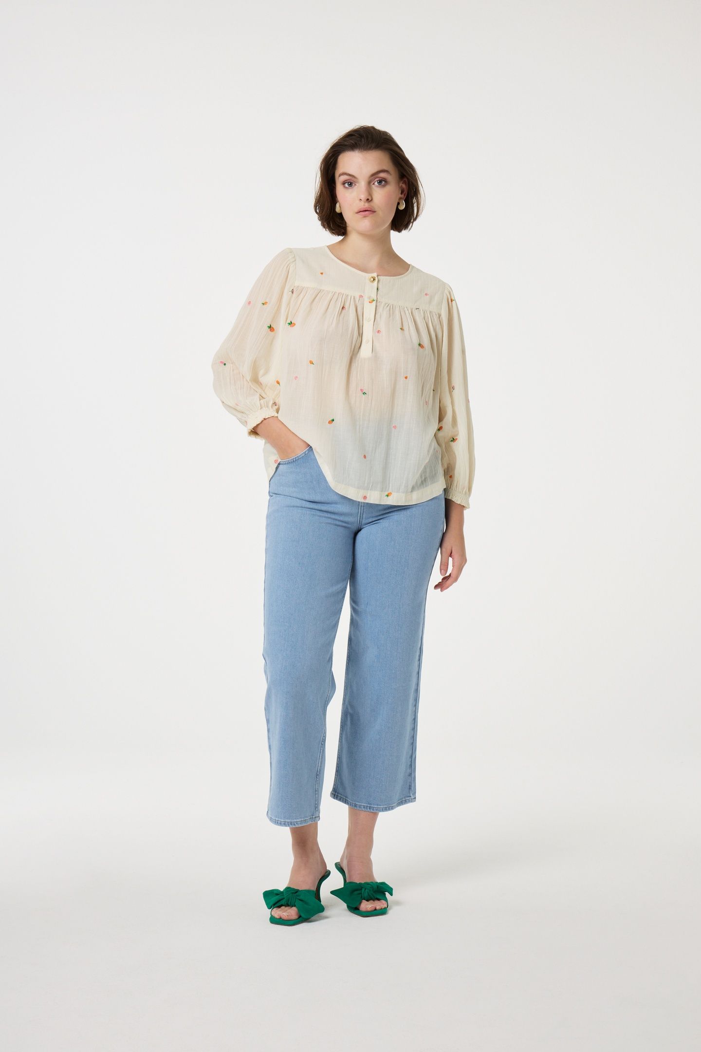 BINDI TOP COSY WHITE 2