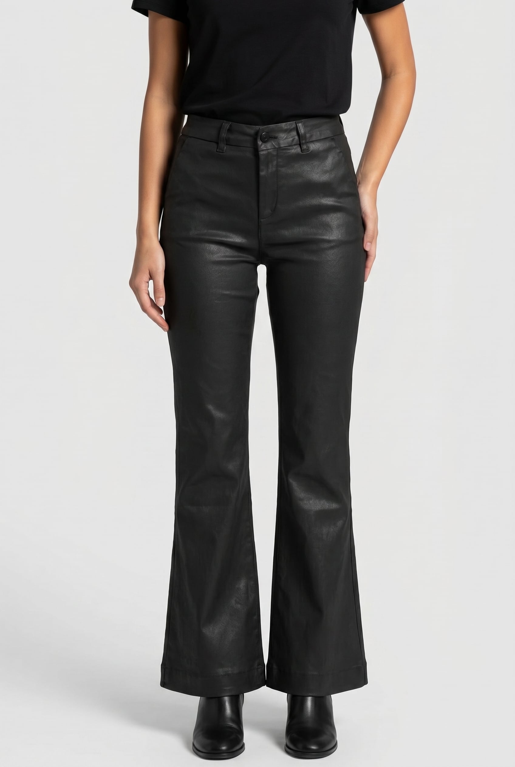 SILVIA SUPLE BLACK 1