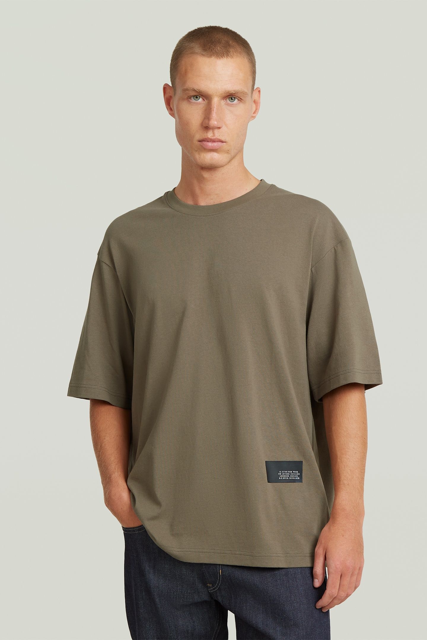 BADGE BOXY R T DARK BROWN 1
