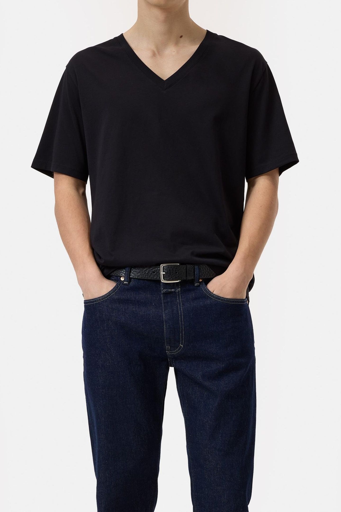 V-NECK T-SHIRT BLACK 1