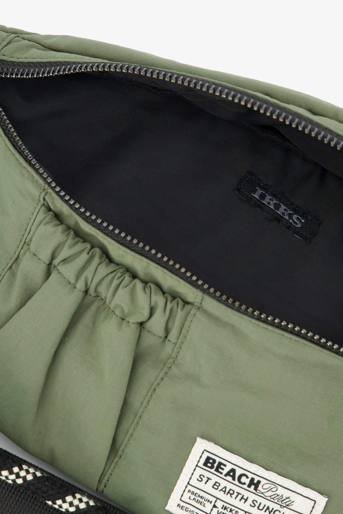 BANANA KHAKI NYLON DOBBY 3