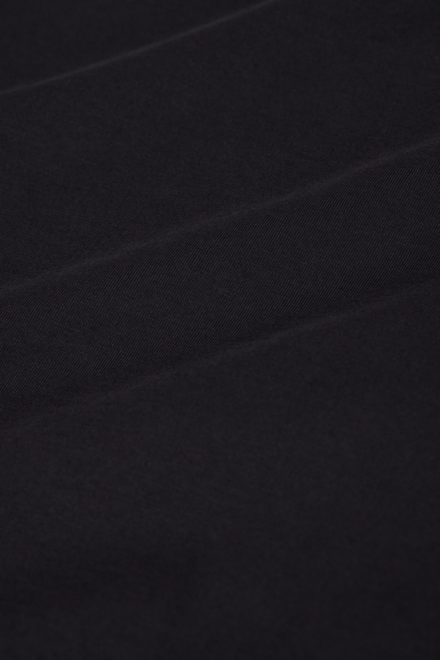 V-NECK T-SHIRT BLACK 4