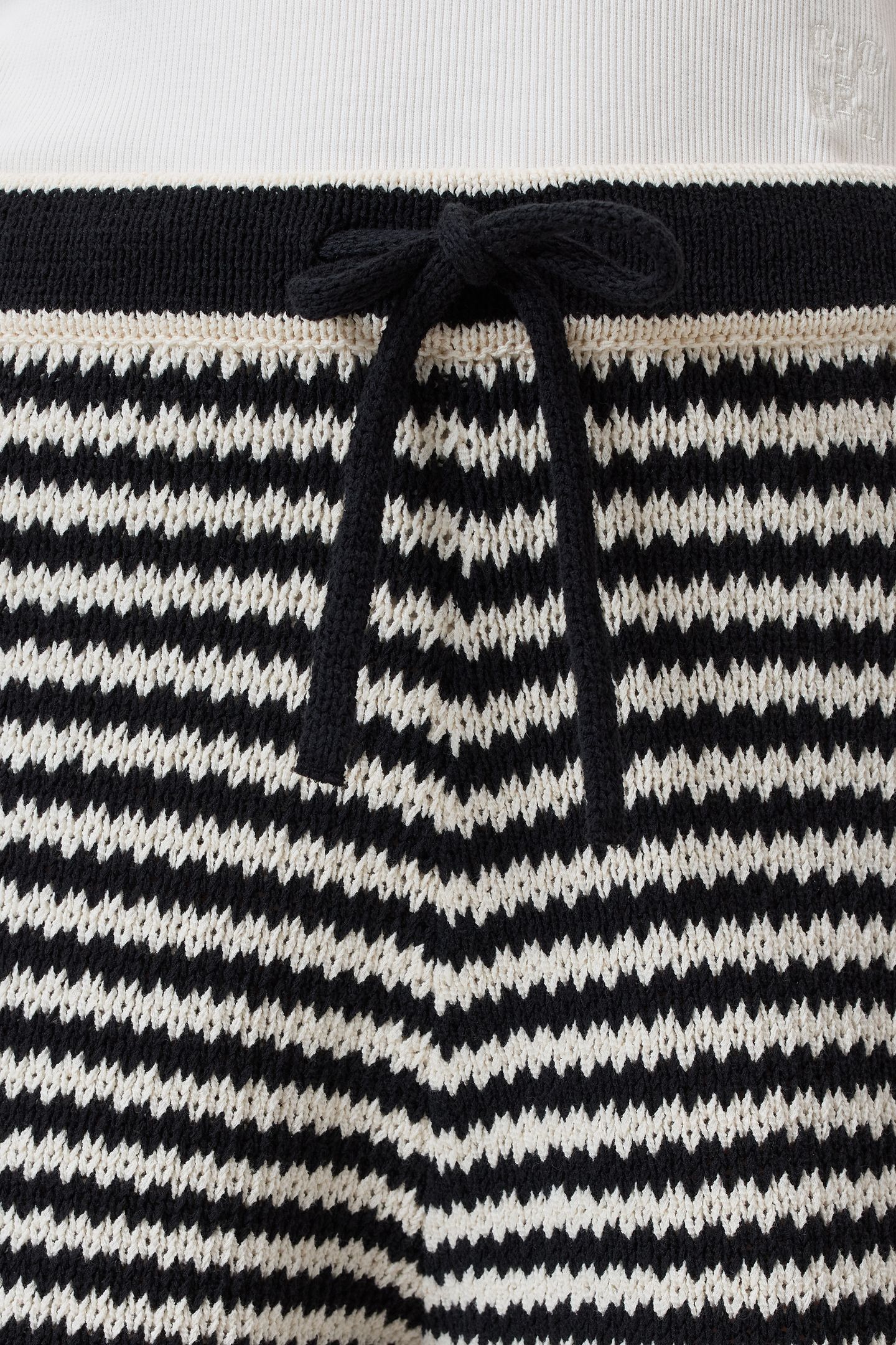 KNITTED SHORTS BLACK 4