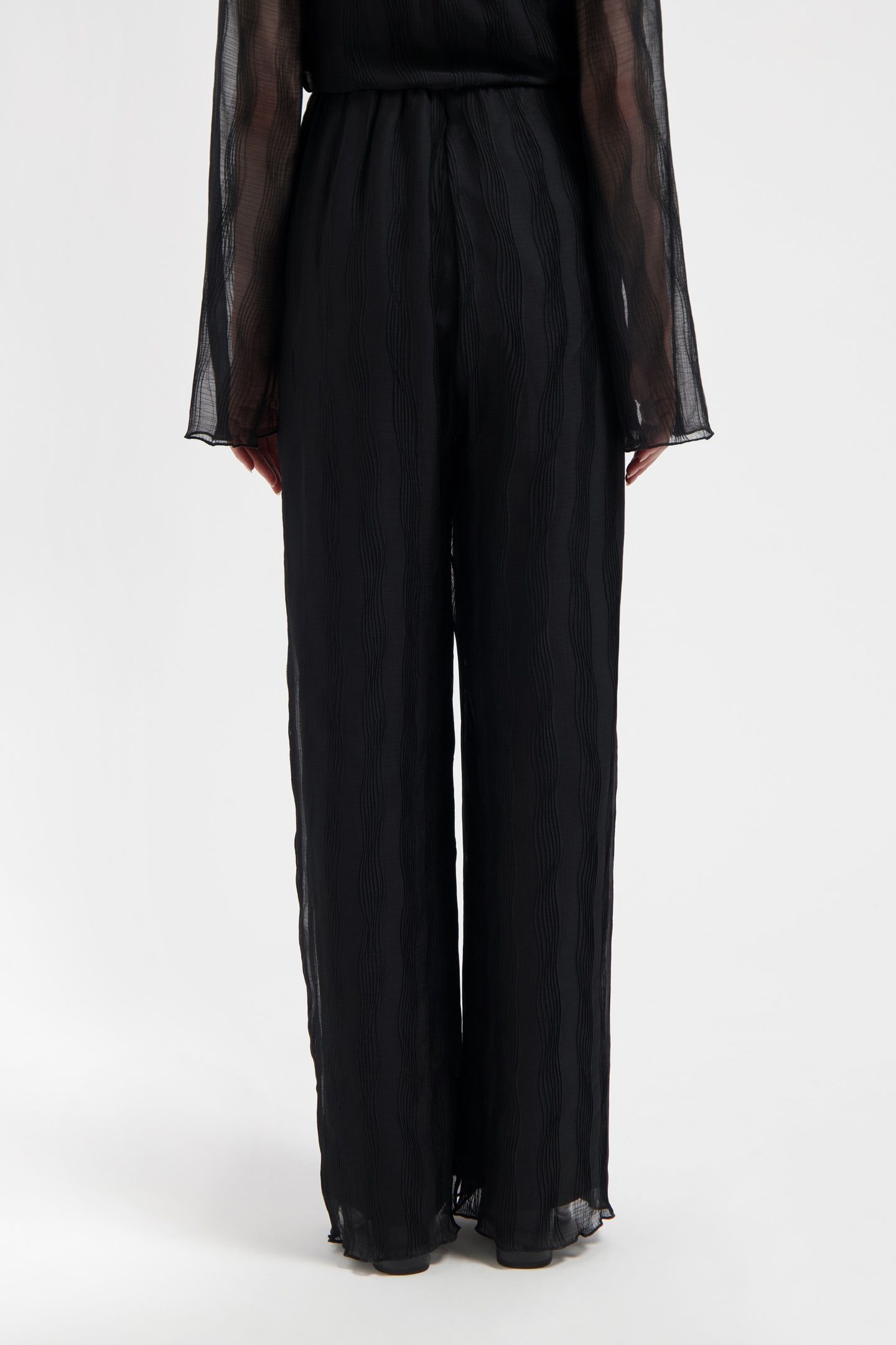 NOUS SOMMES LABELS – TESS PLISSE PANTS BLACK 2