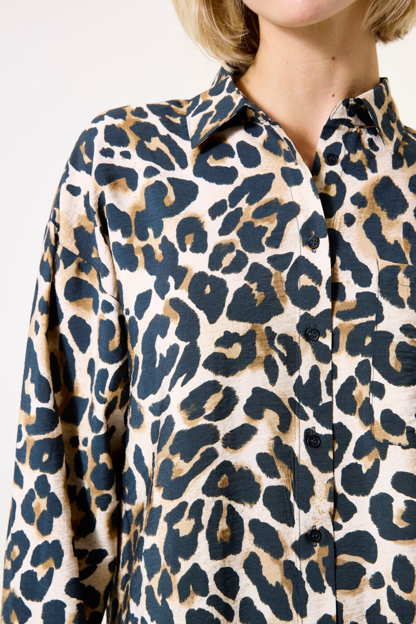 LADIES SHIRT LS ALMOND 5