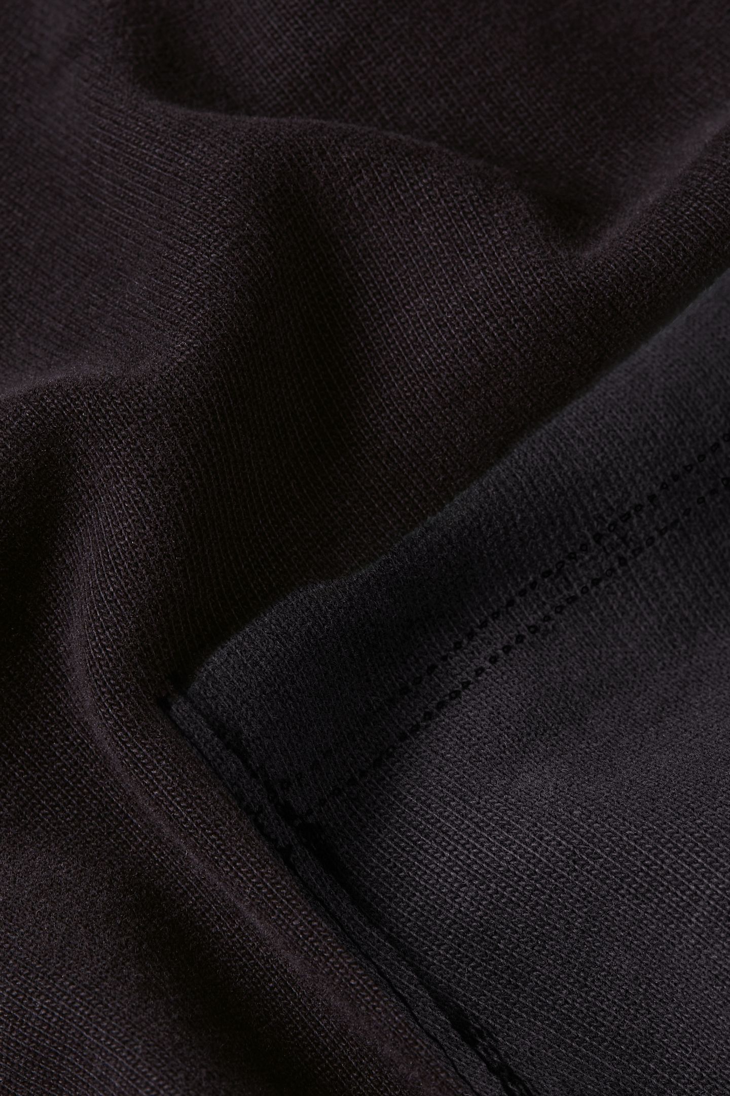 MN NUAG REGULAR R T S\S BLACK 7