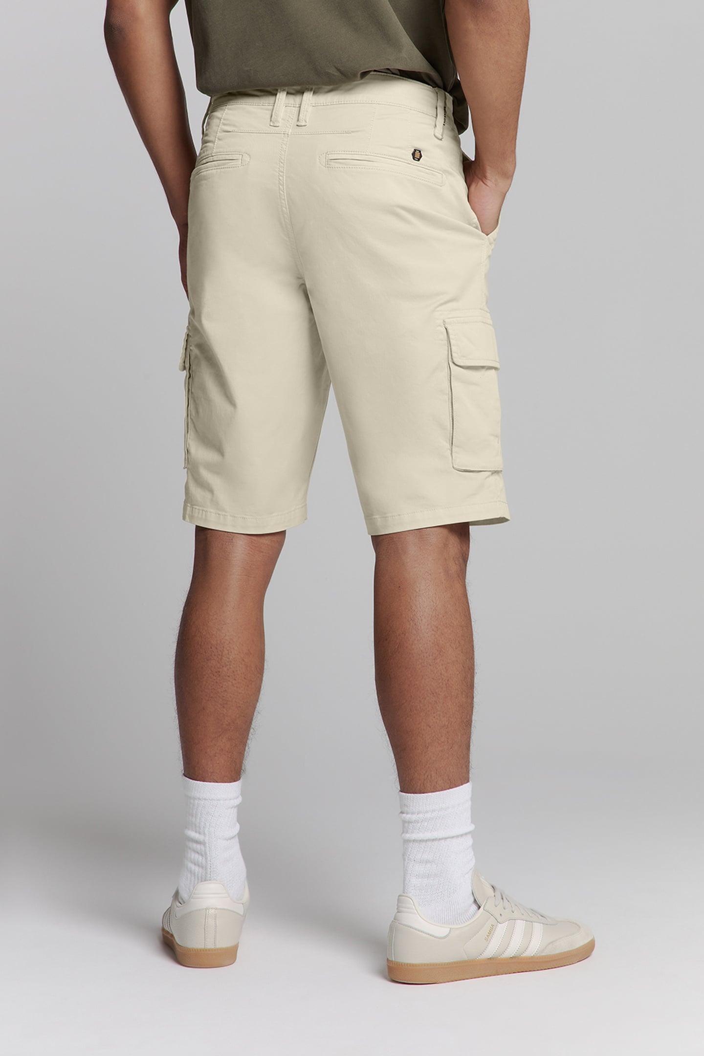 SHORT CARGO GARMENT DYED + STONE WASHED STRETCH CEMENT 3