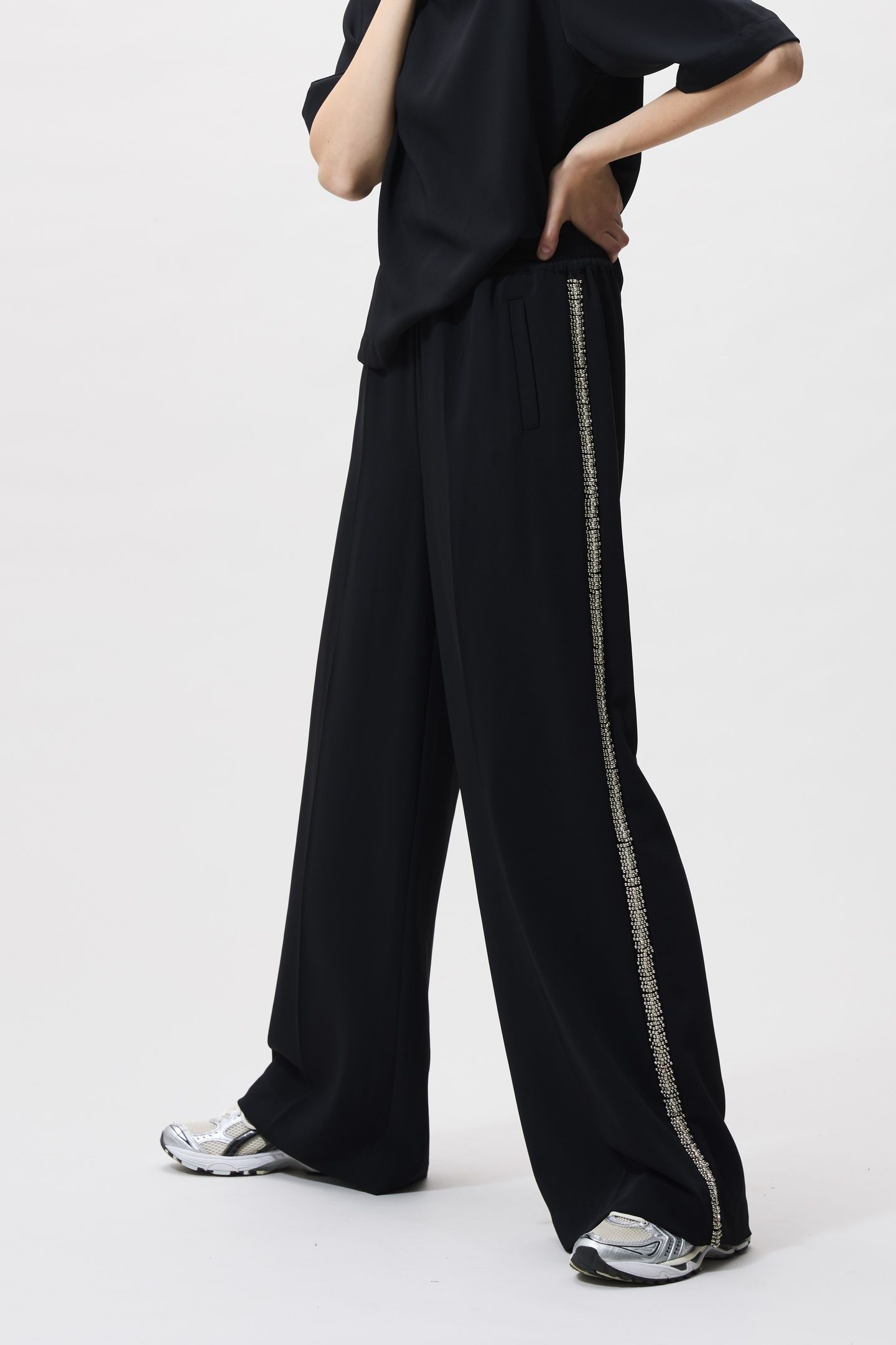 JOGGER TROUSERS WITH STRASS DETAIL BLACK 5