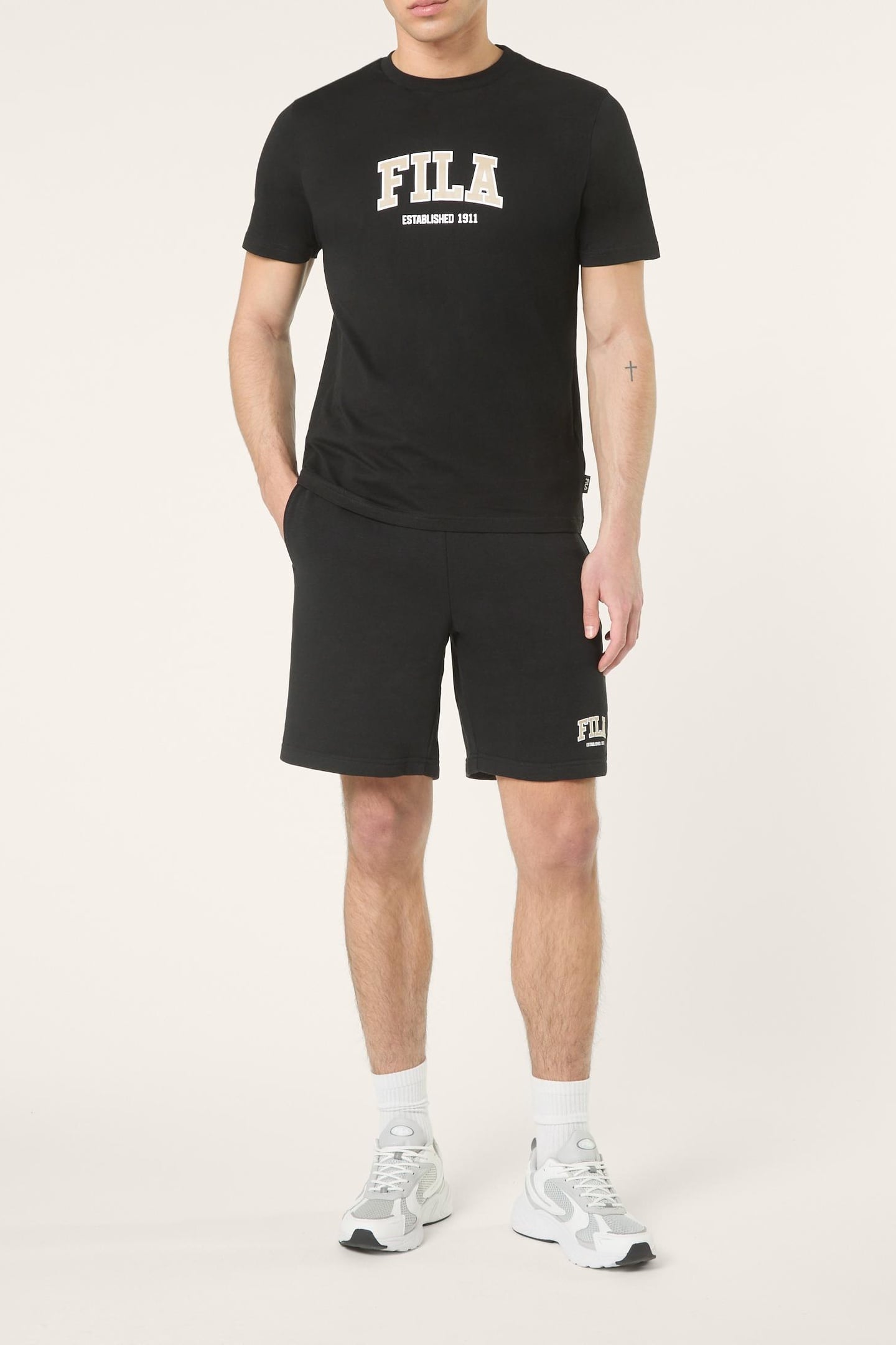 RIFREDI REGULAR GRAPHIC SWEAT SHORTS BLACK 2