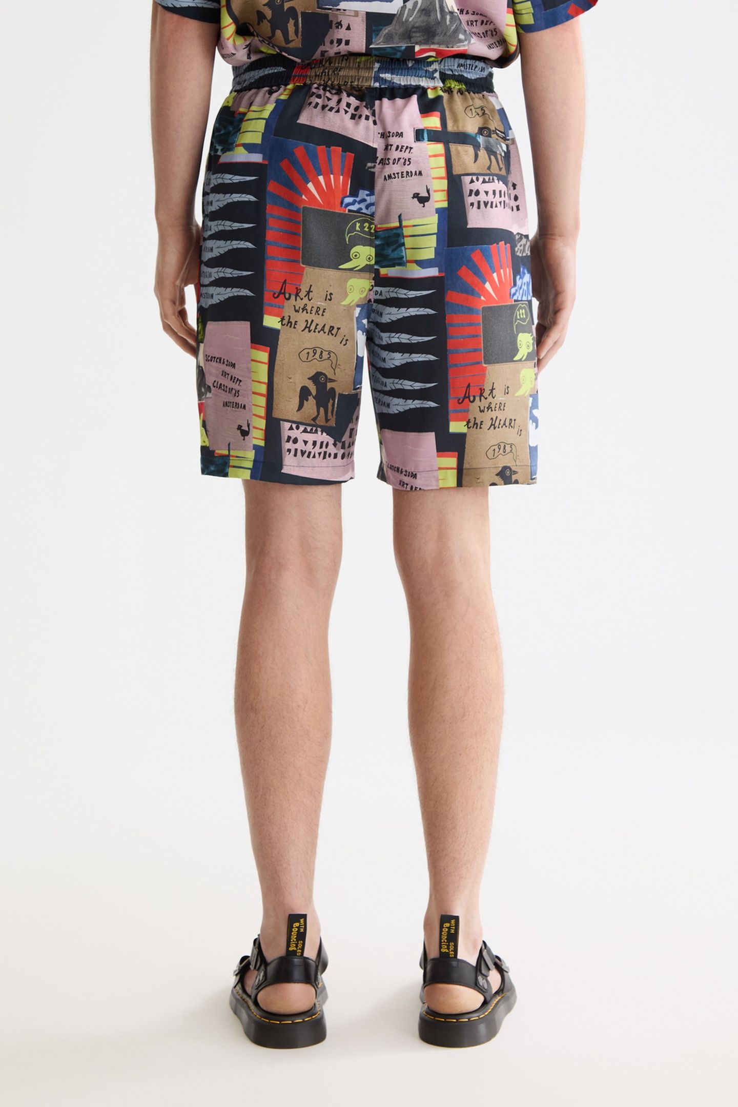 FAVE - PRINTED TENCEL REGULAR FIT BERMUDA SHORTS ART DEPT CO 4
