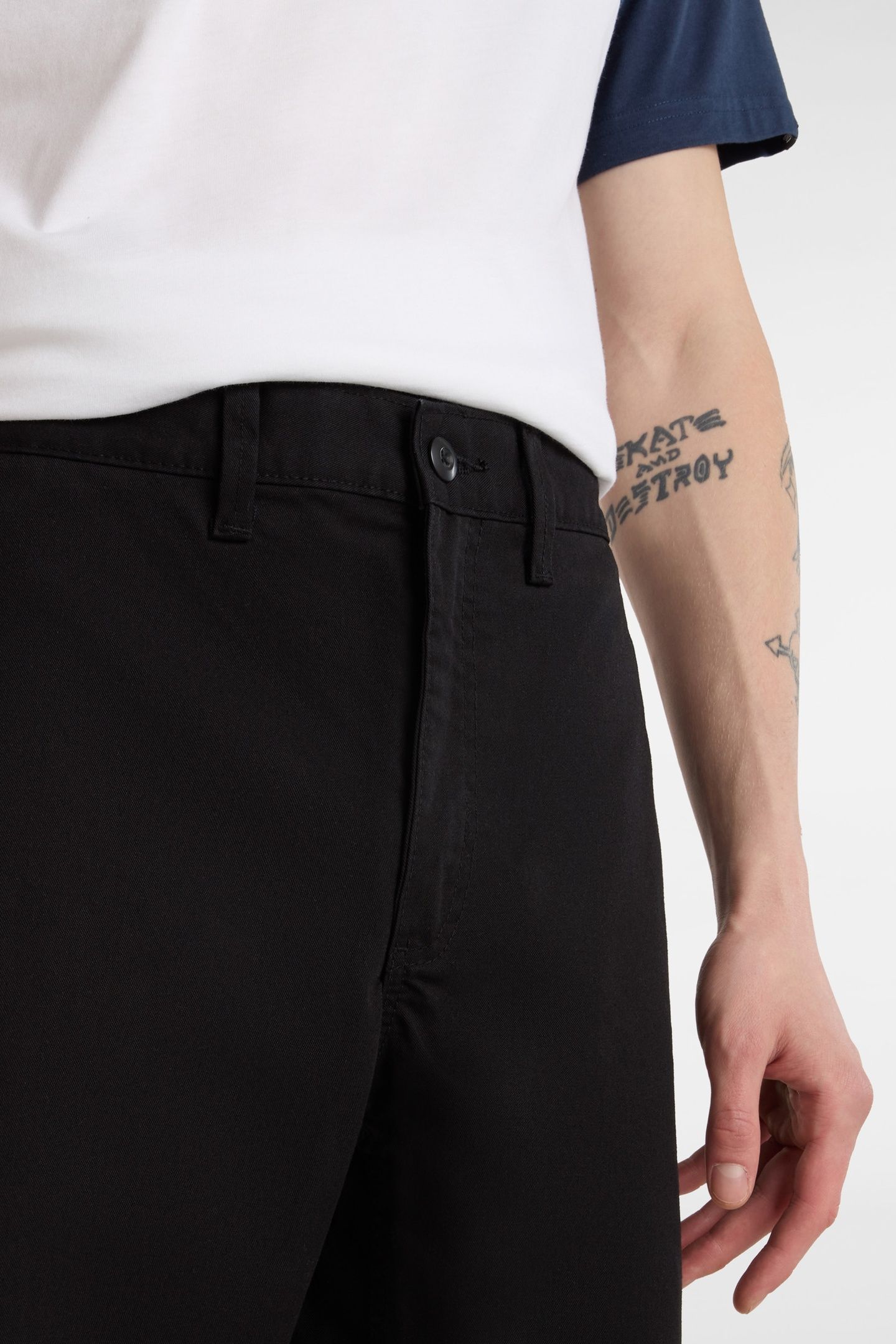 AUTHENTIC CHINO RELAXED PANT BLACK 8