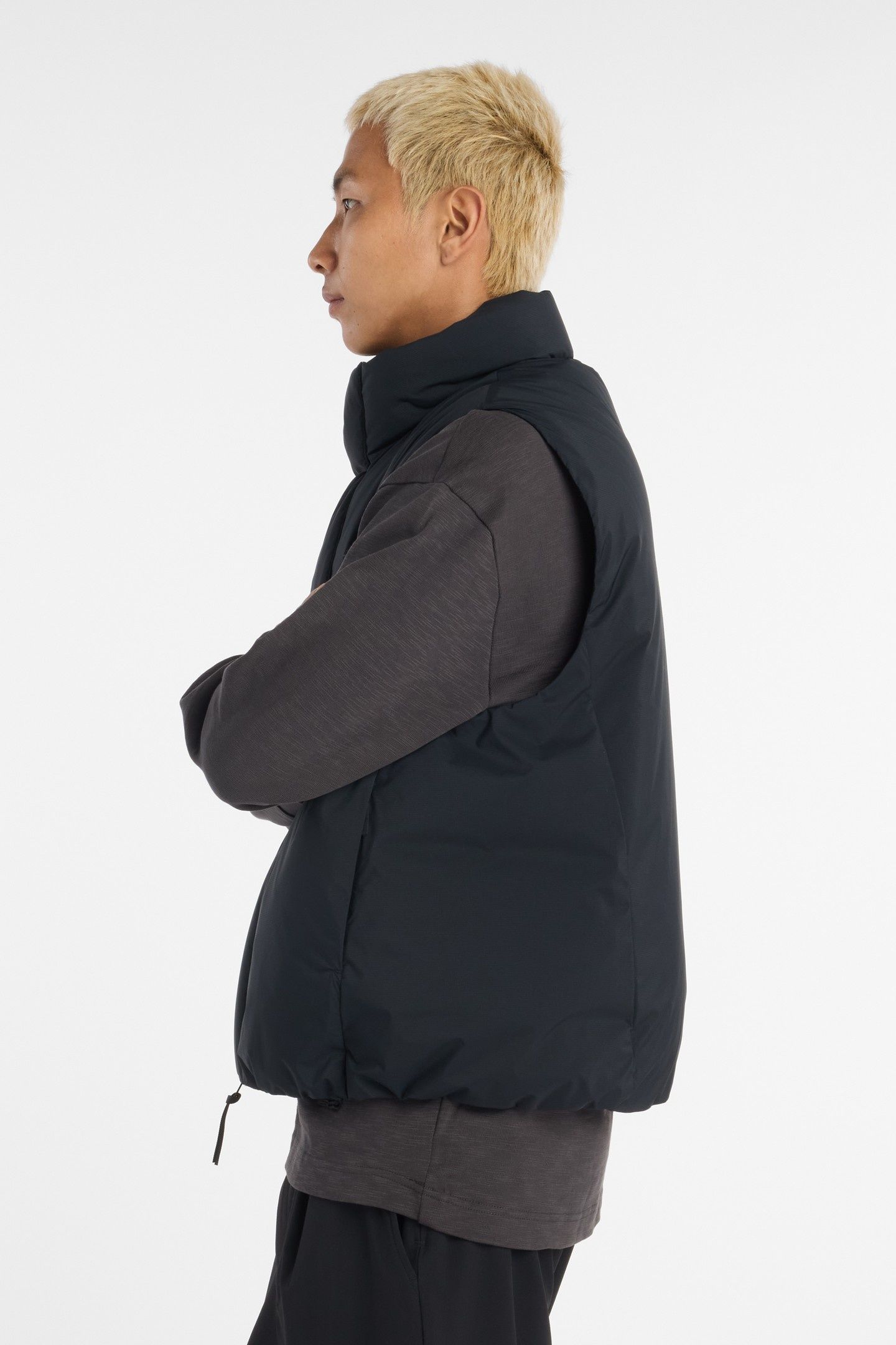 NB GREY DOWN VEST BLACK 3