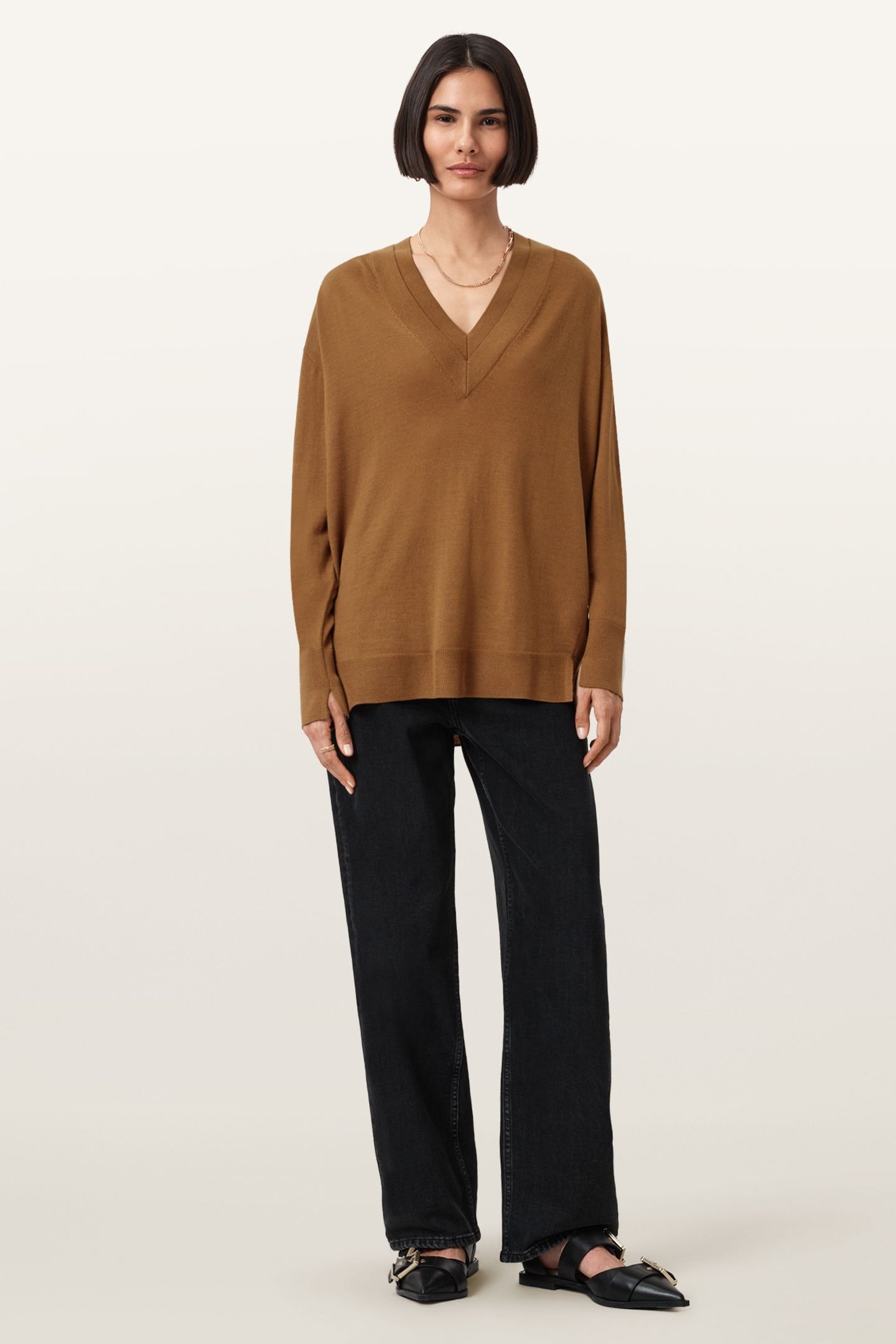 BERN PANEL V NECK BLACK 2