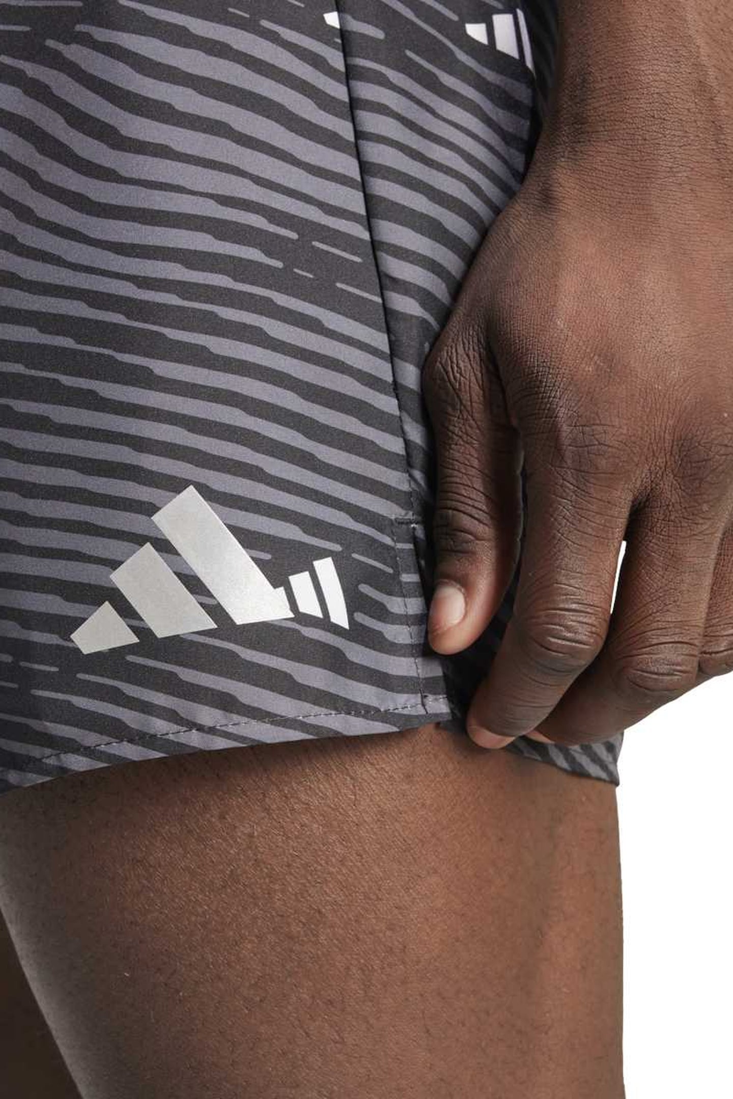 UNISEX PERFORMANCE ADI365 RUNNING ESSENTIALS BRAND LOVE SHOR 4