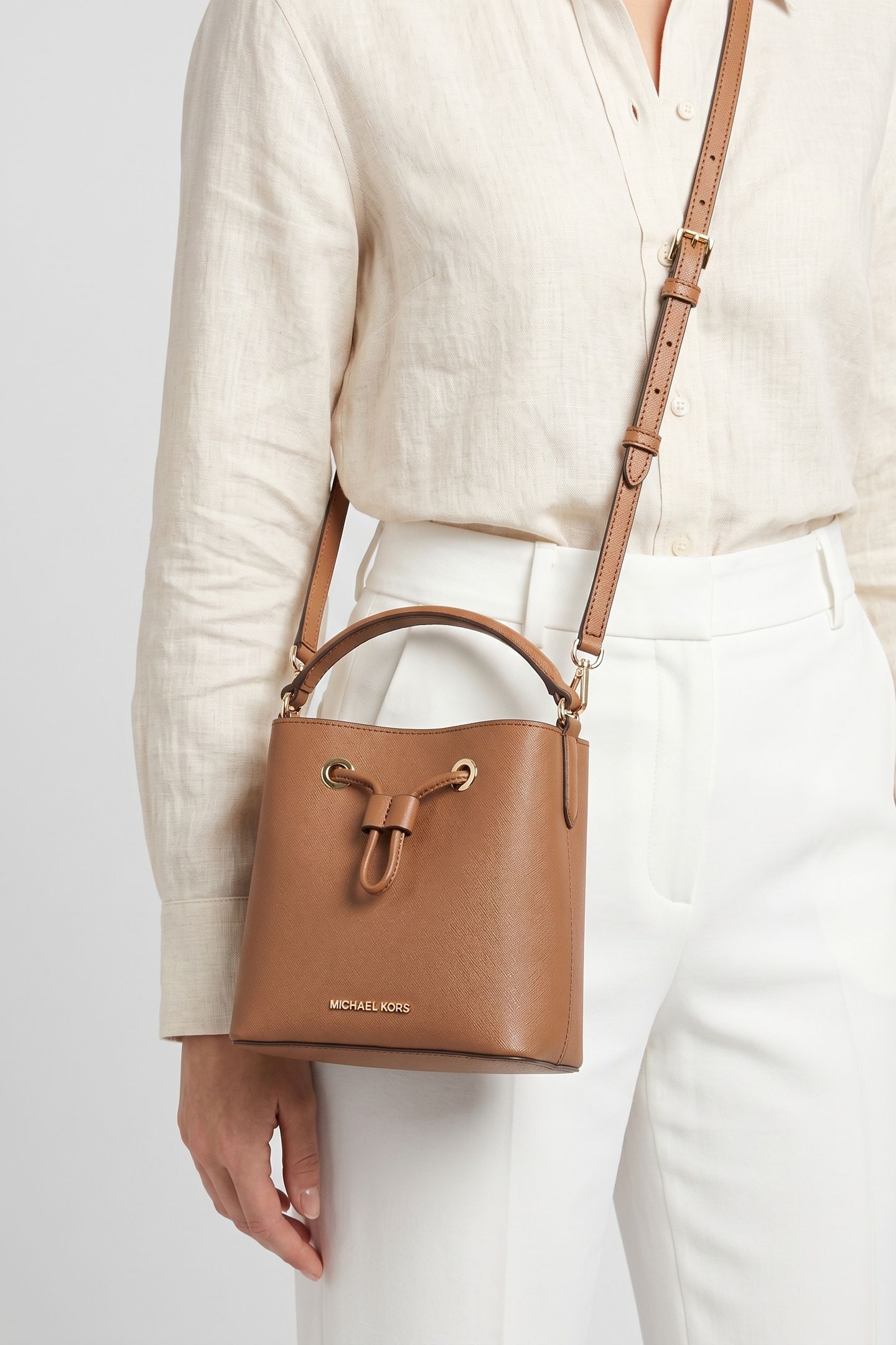 SMALL BUCKET CROSSBODY LUGGAGE 1