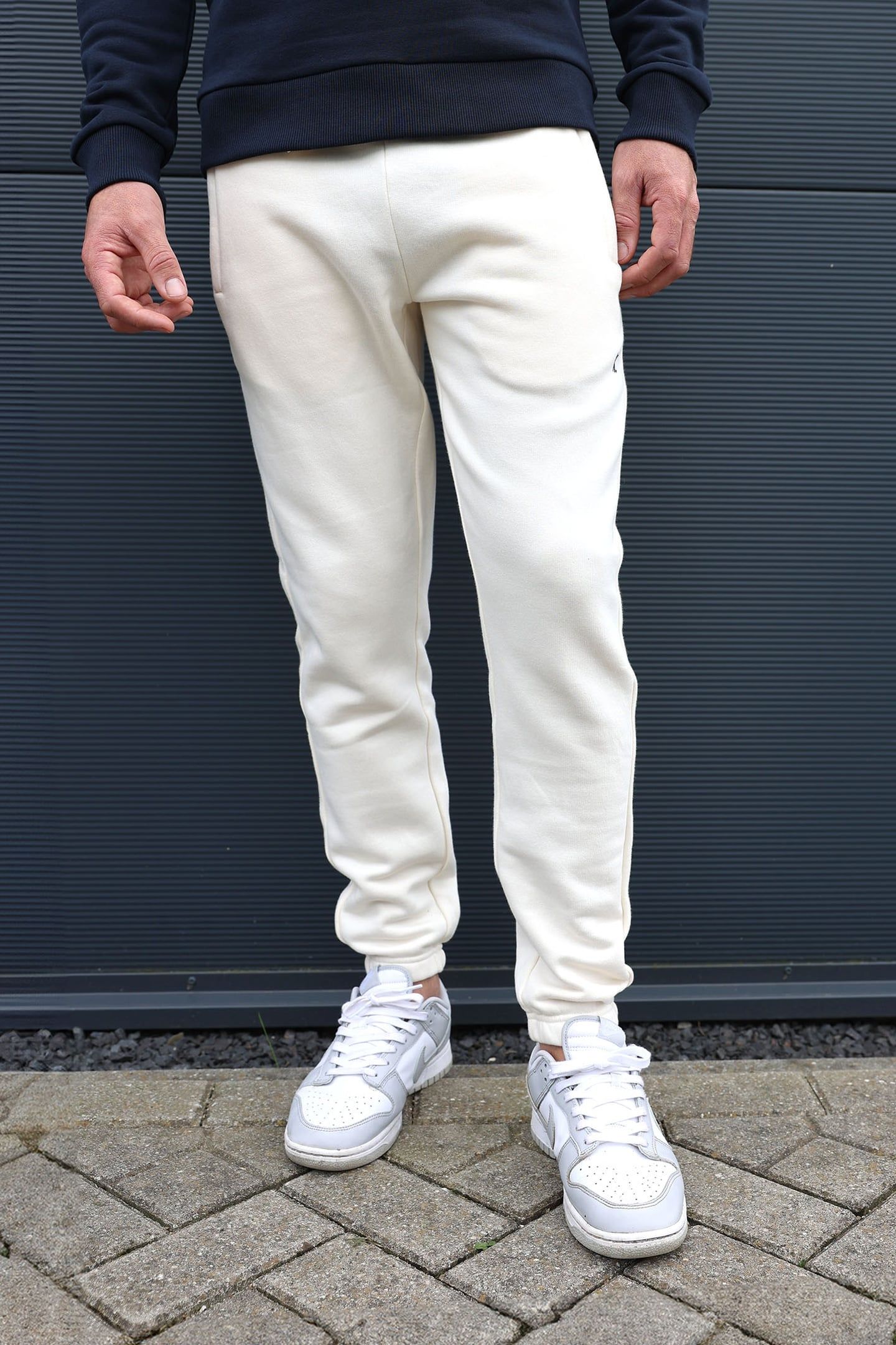 TR BASIC JOGGER ECRU 1