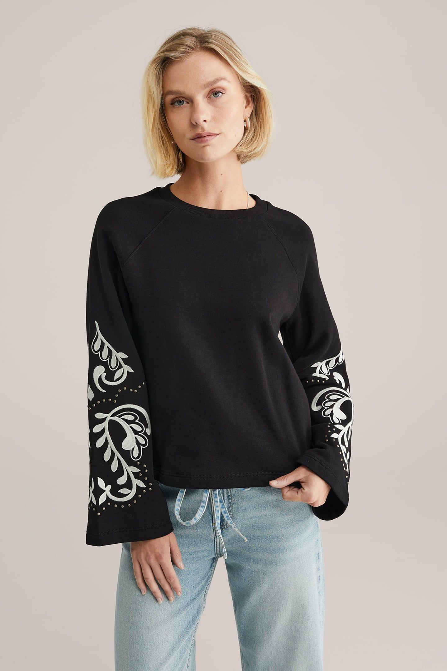 SWEATER BLACK 1