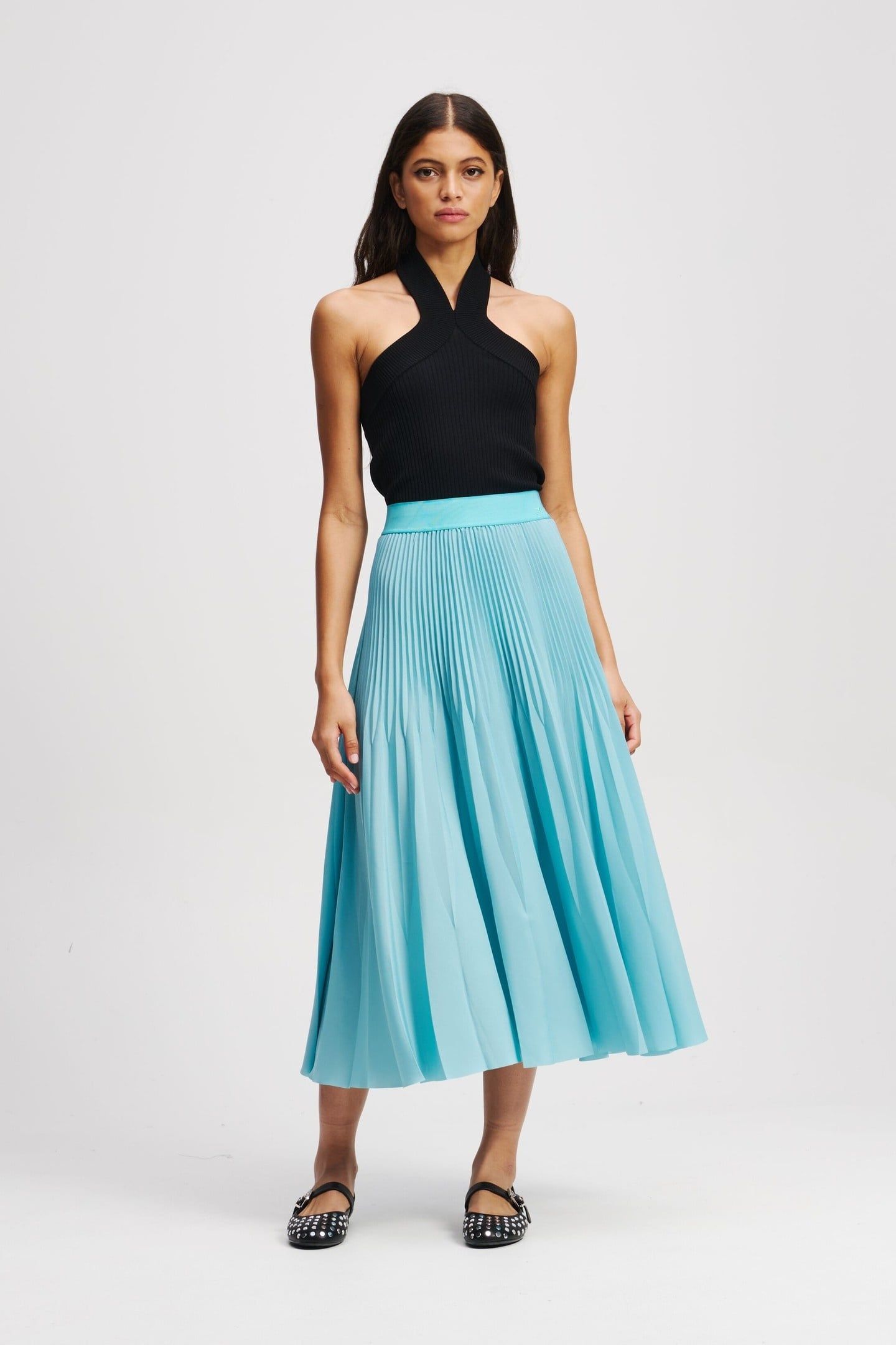 COMMERCIAL PLEATED SKIRT STILL WATER 1
