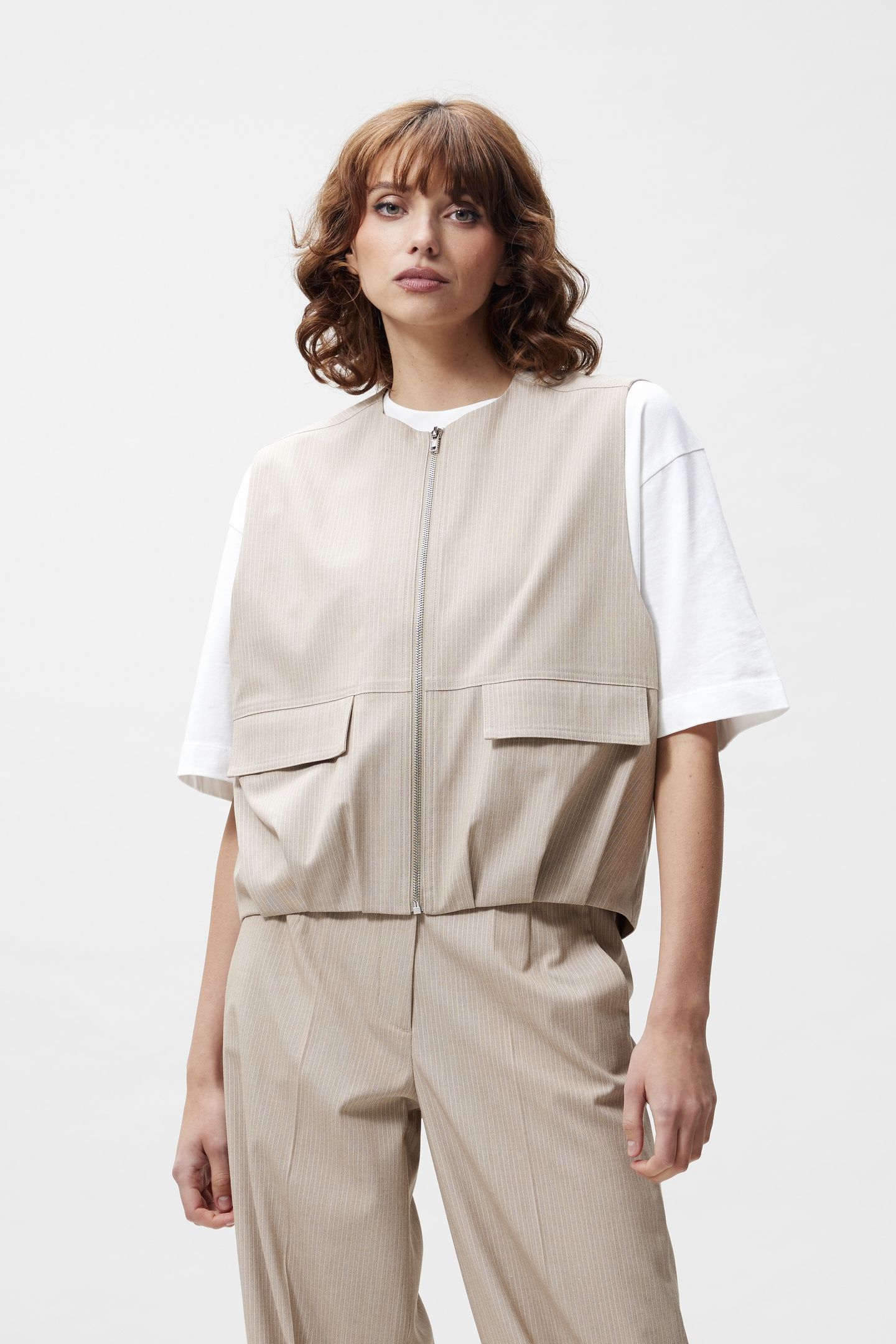 PINSTRIPE BODYWARMER CEMENT 1