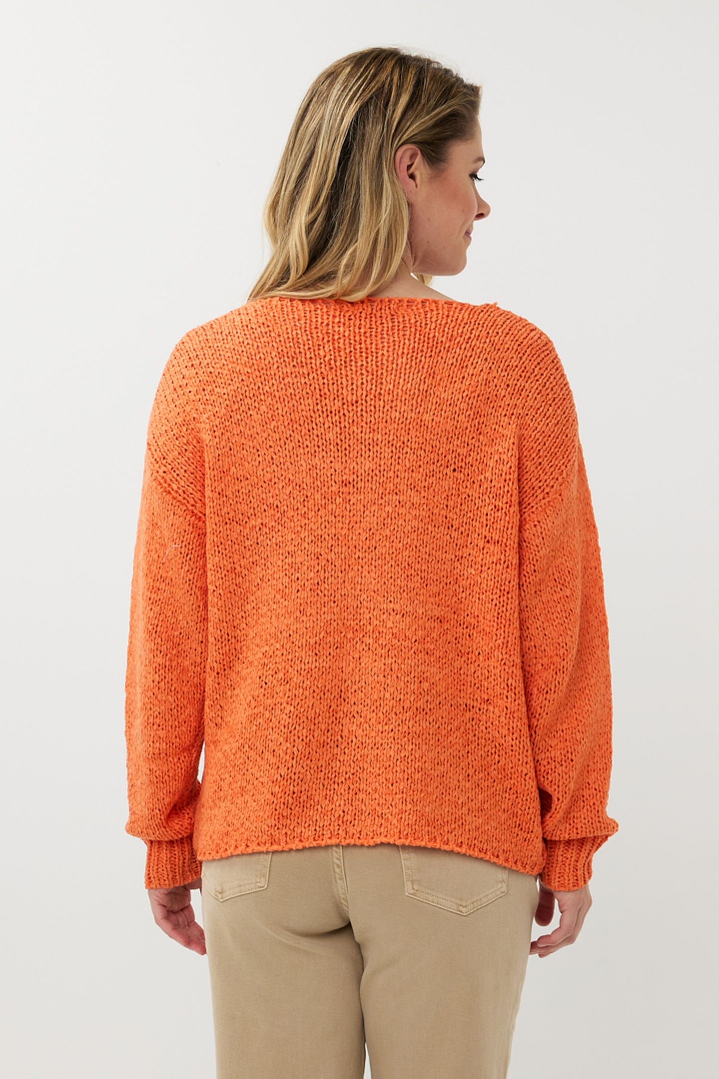 SWEATER V-NECK TAPE YARN APRICOT 4