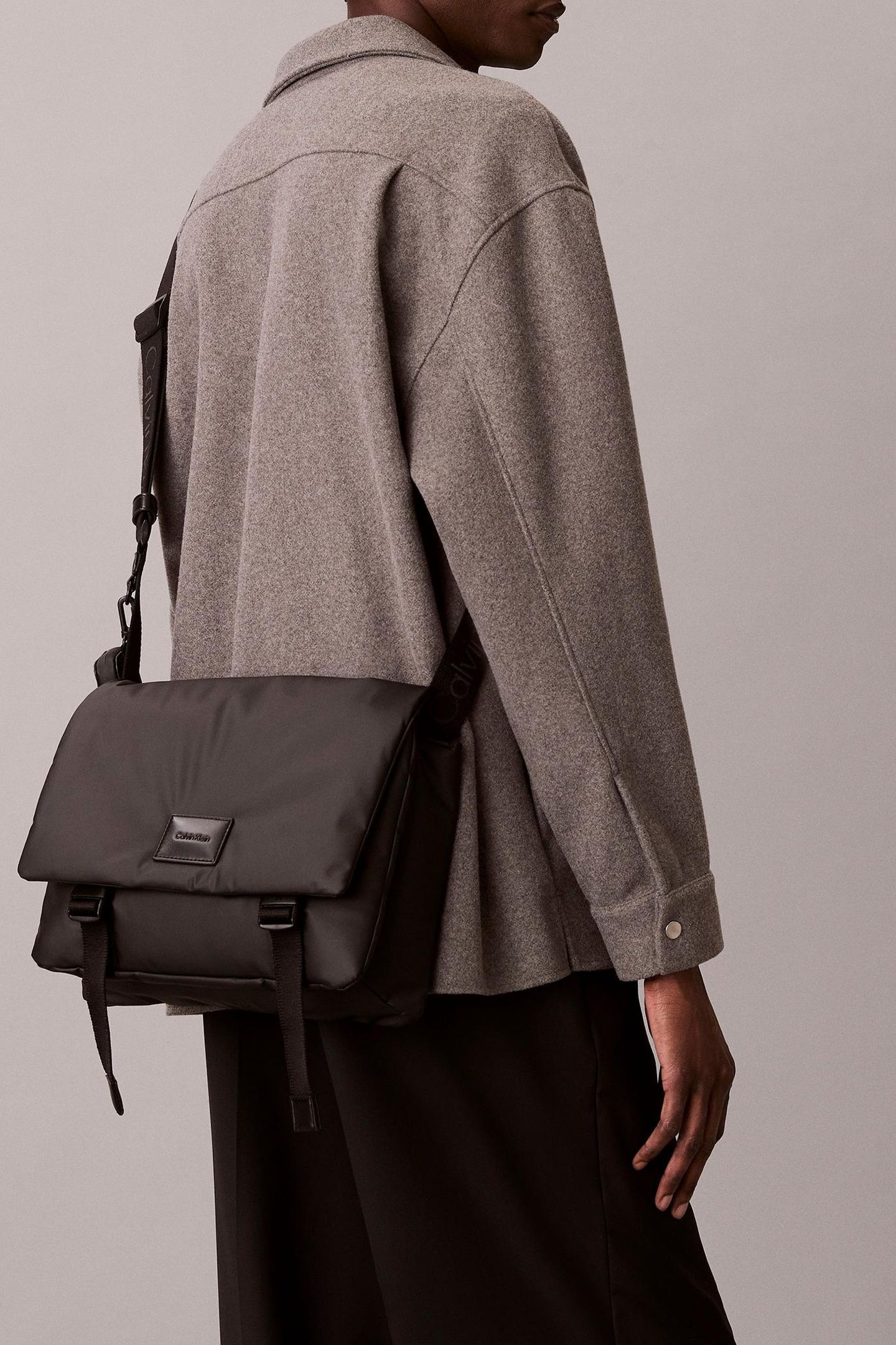PUFFER UTILITY MESSENGER BAG BLACK 1
