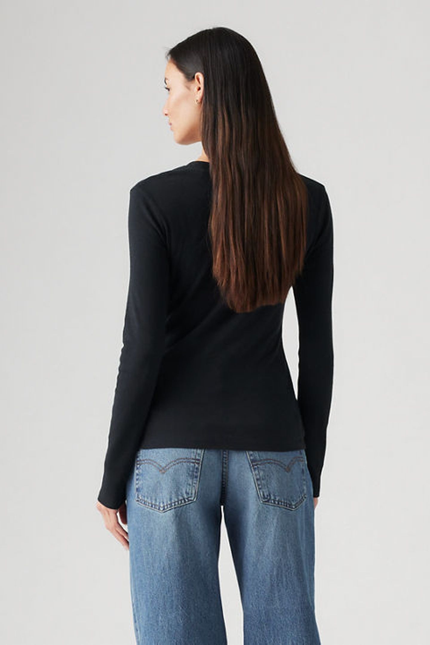 ESSENTIAL HOUSEMARK LONG-SLEEVE TEE 2