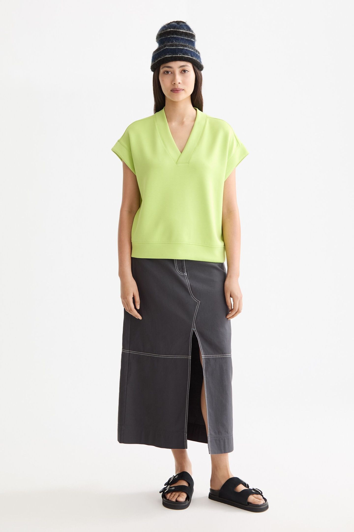V-NECK SLEEVELESS MODAL SWEATSHIRT GREEN GLOW 4