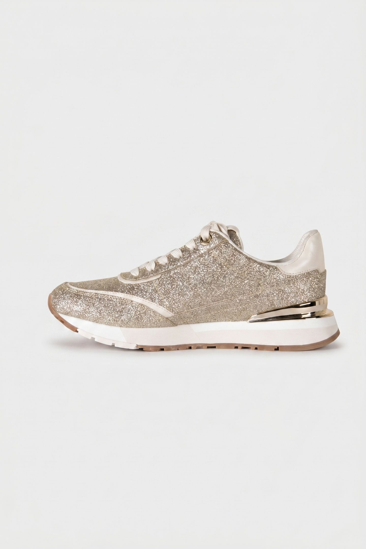 NOVA TRAINER PALE GOLD 2