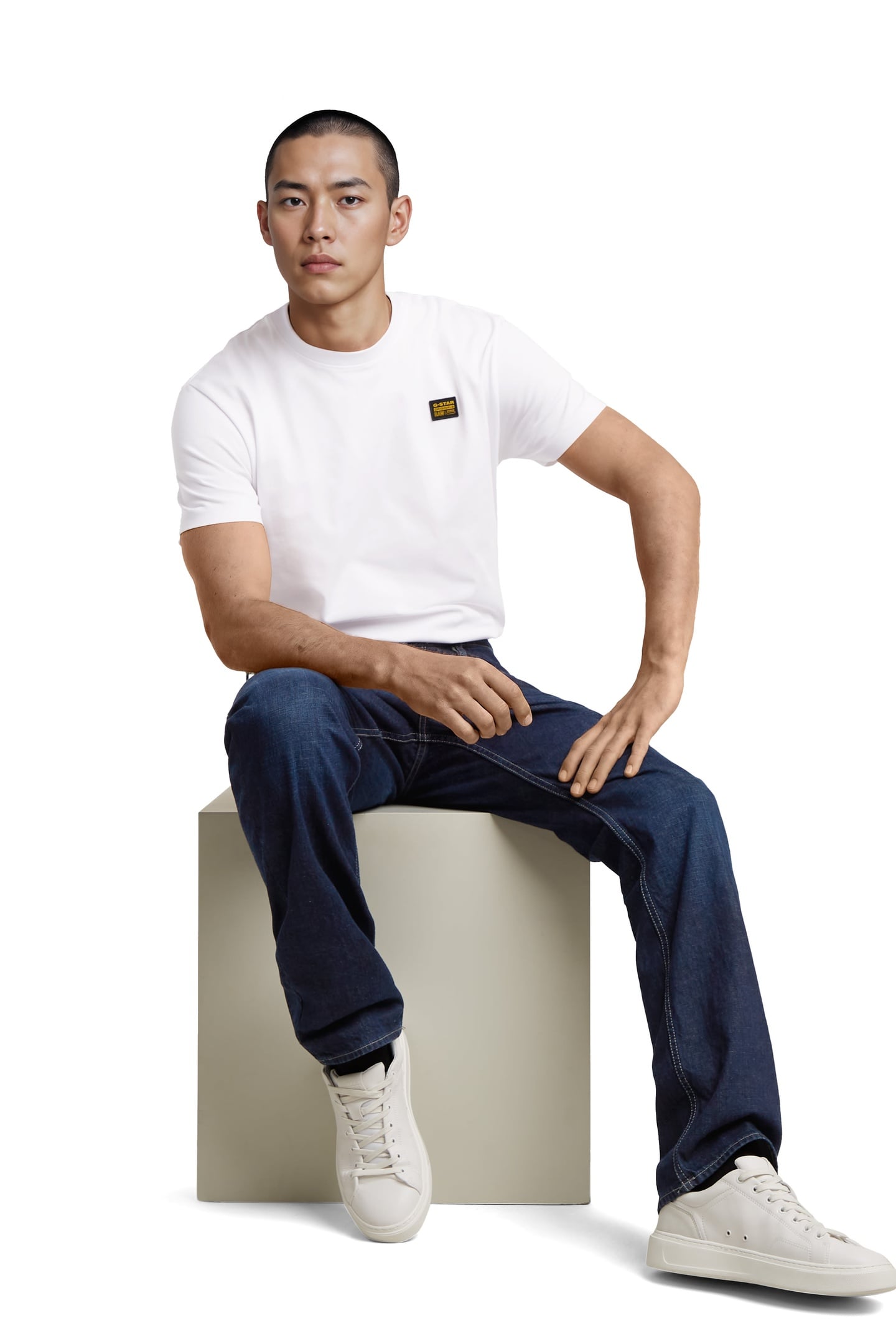 DAKOTA REGULAR STRAIGHT WORN IN DEEP MARINE 2